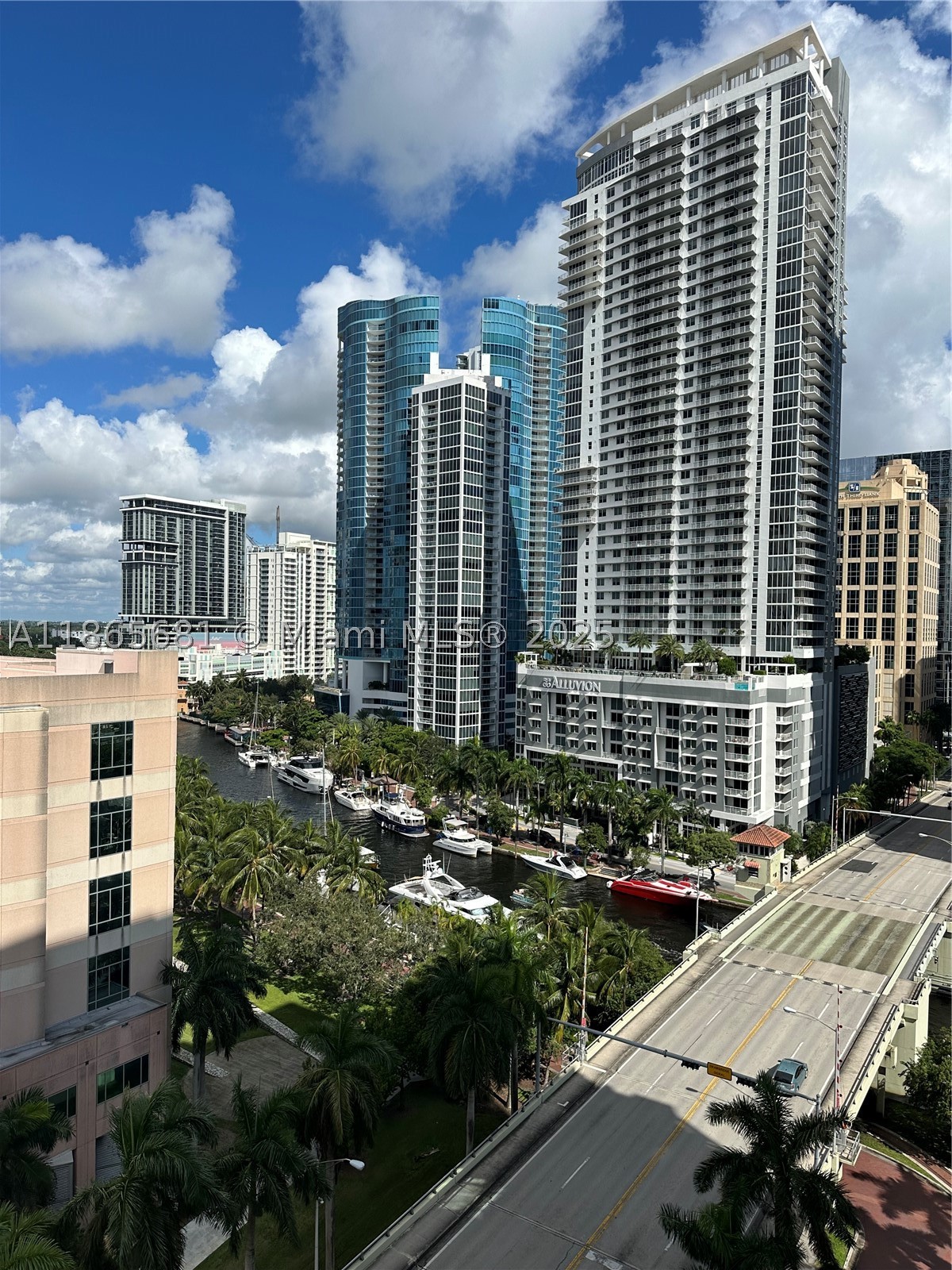 511 SE 5th Ave 1214 — photo