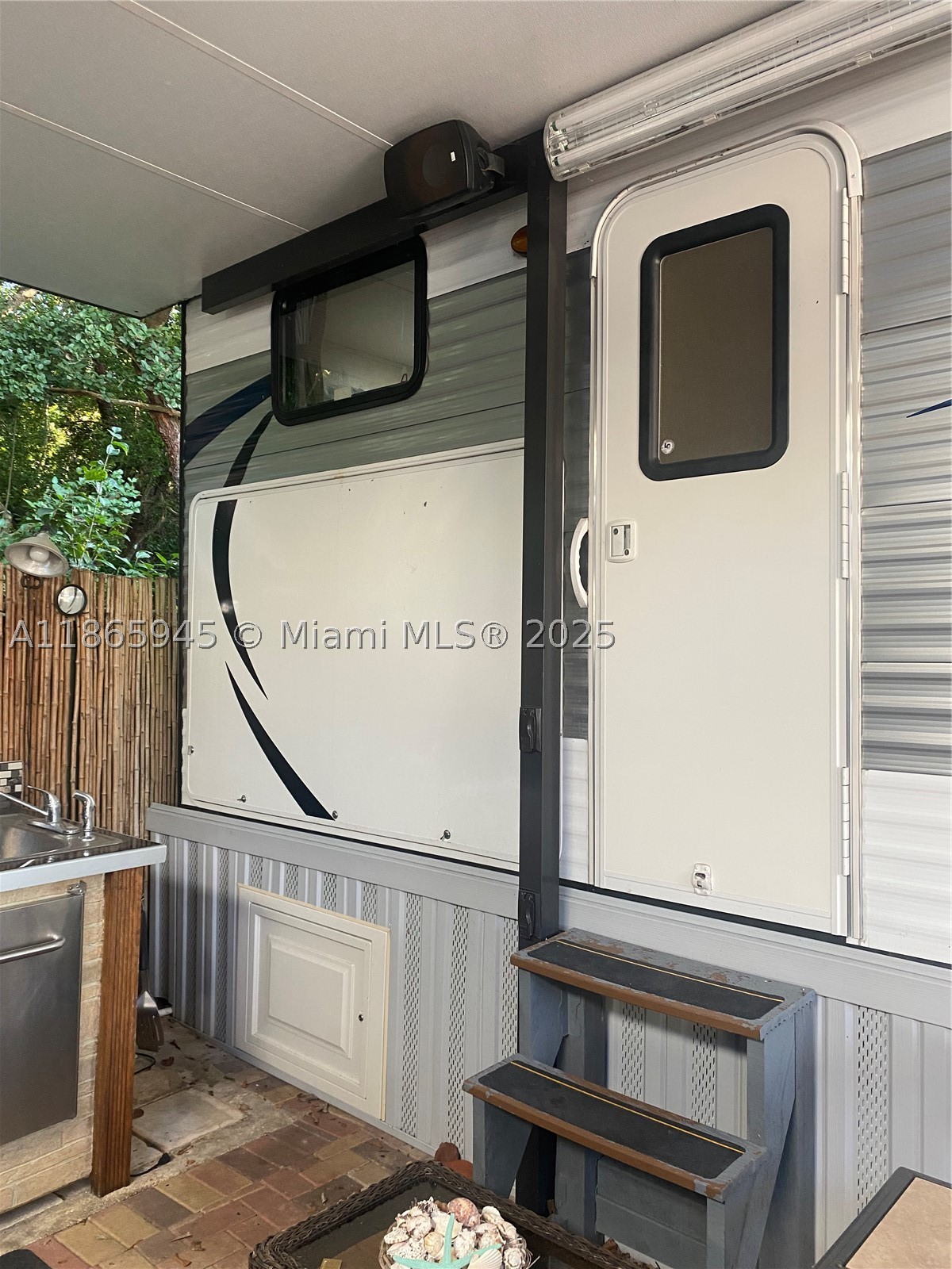 325 Calusa St #120 — photo