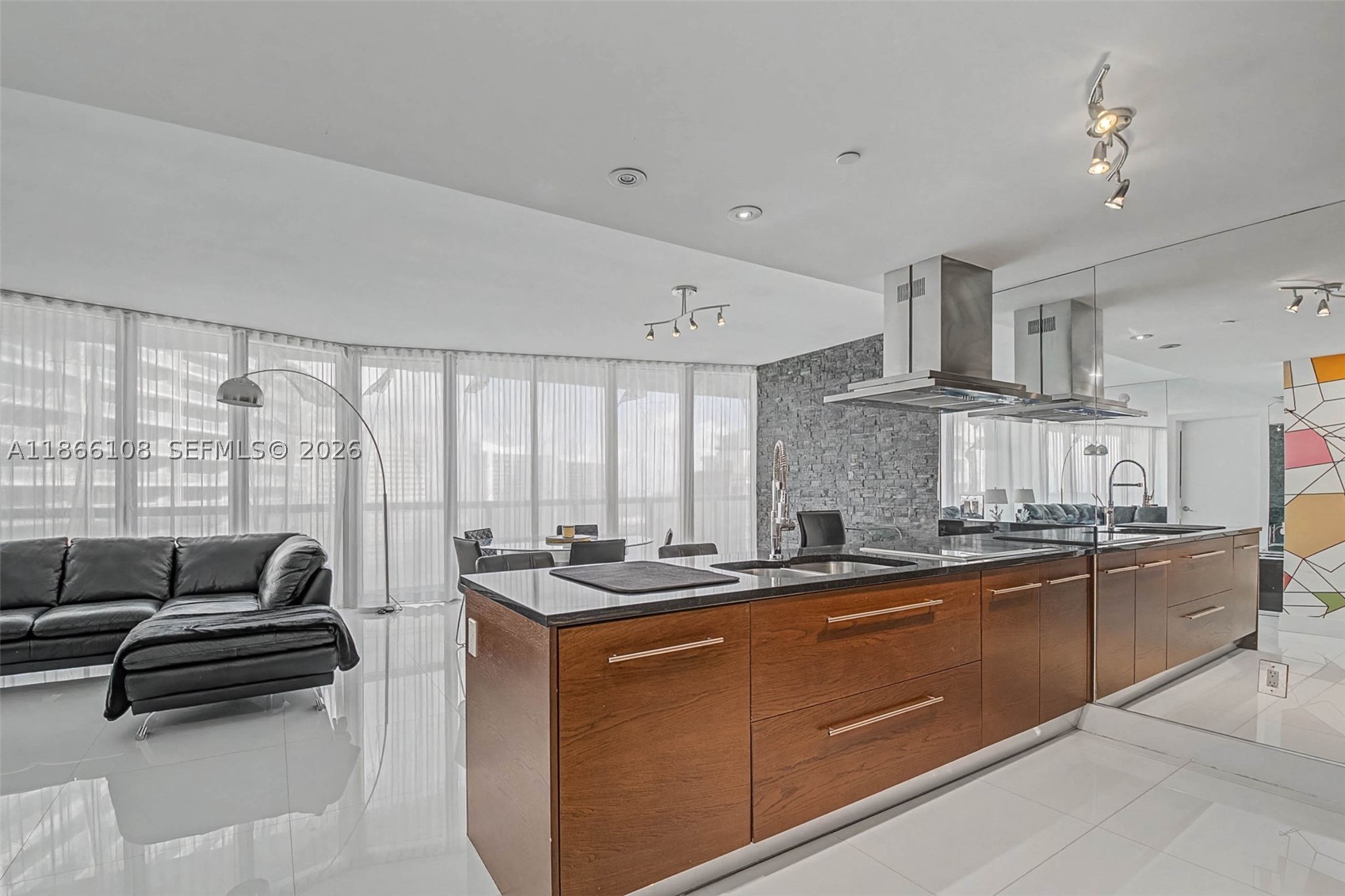495 Brickell Ave 3504 — photo