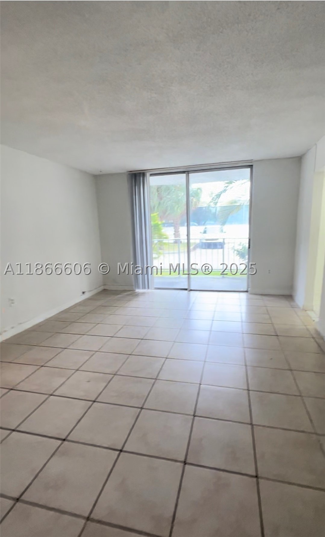 498 NW 165th St Rd D-101 — photo