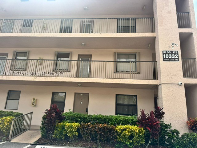 10332 Sunrise Lakes Blvd 106 — photo