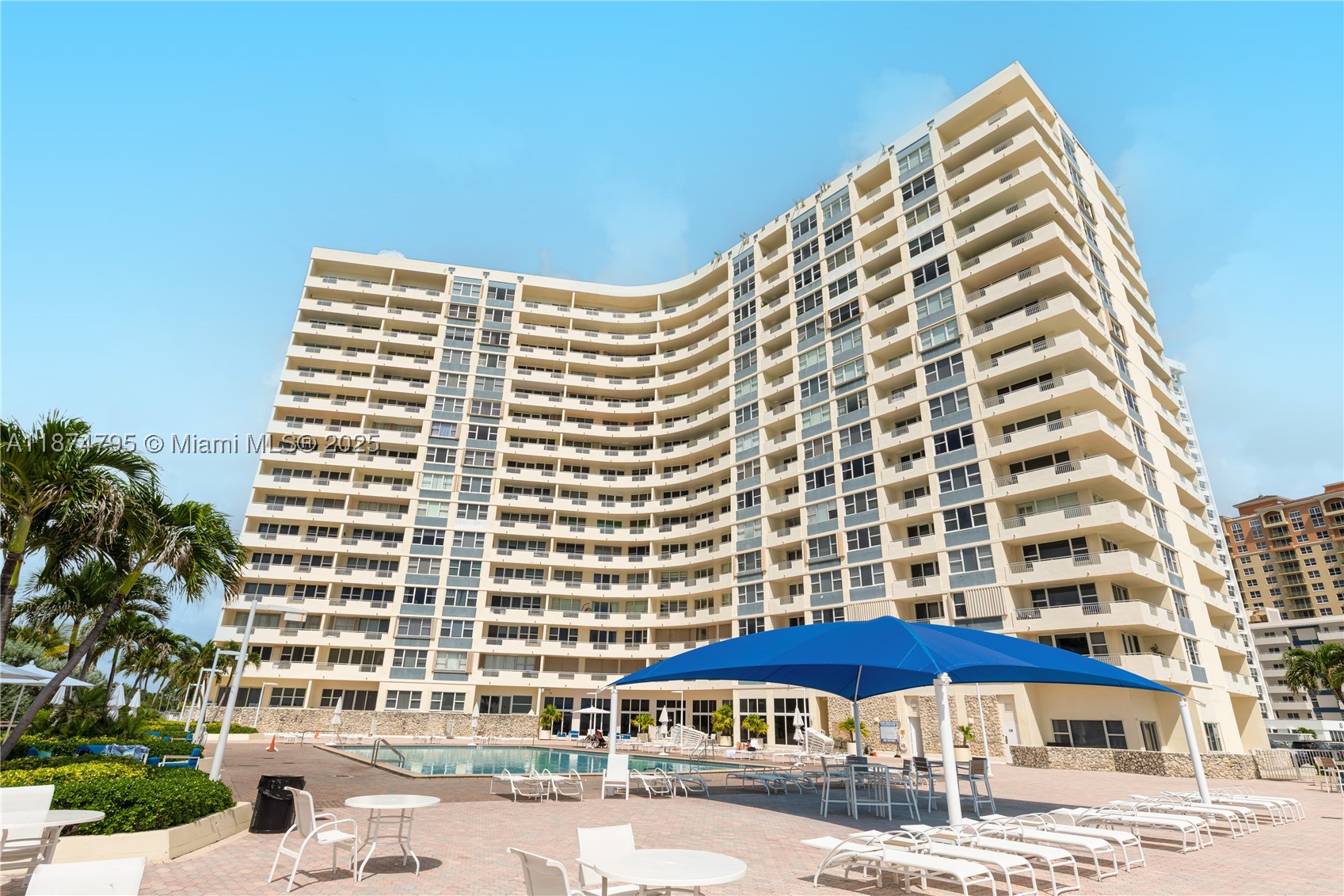 3180 S Ocean Dr 1517 — photo