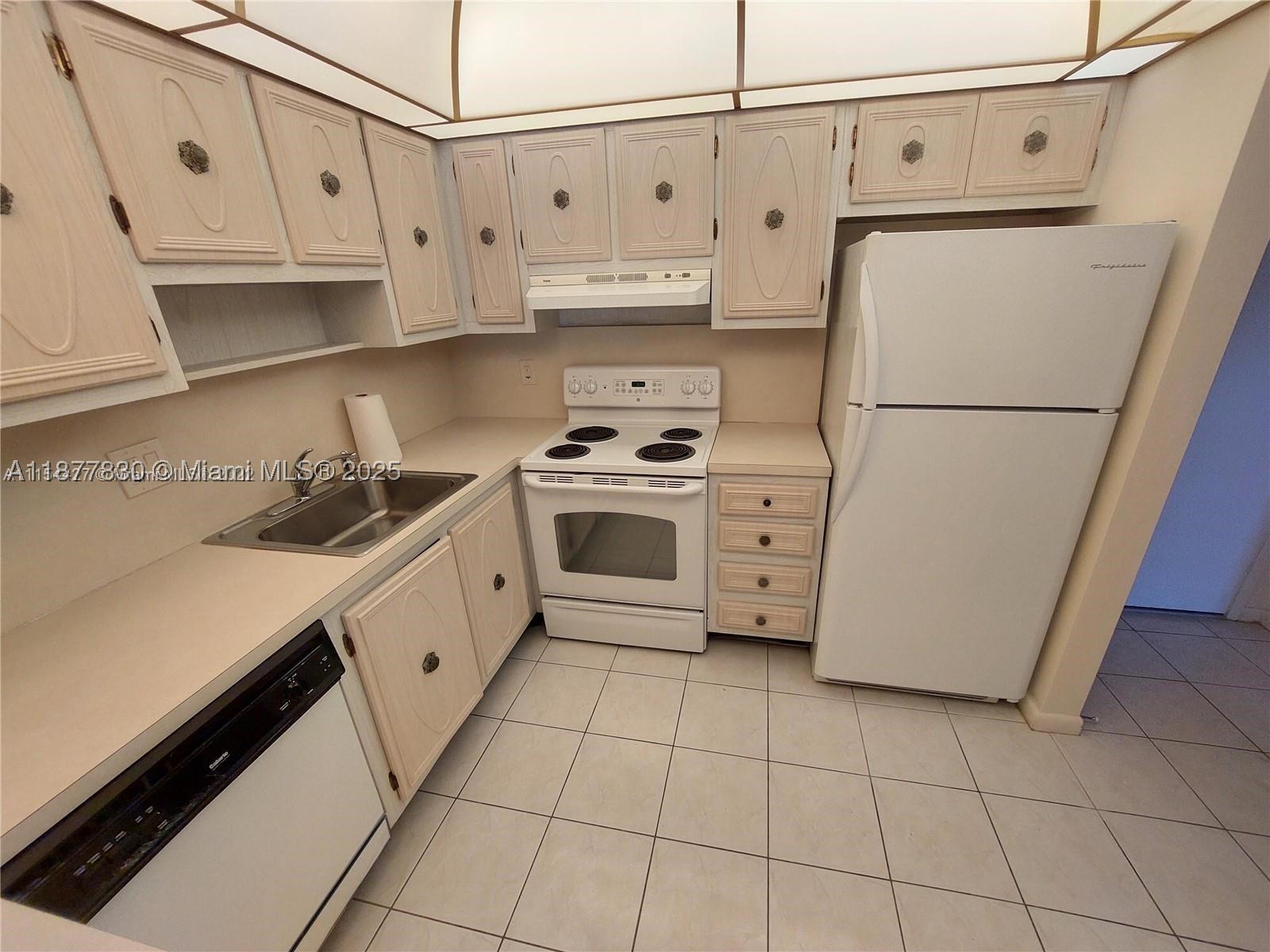 257 S Cypress Rd 438 — photo