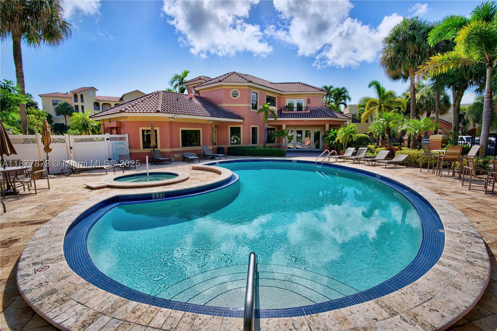 600 Uno Lago Dr 302 — photo