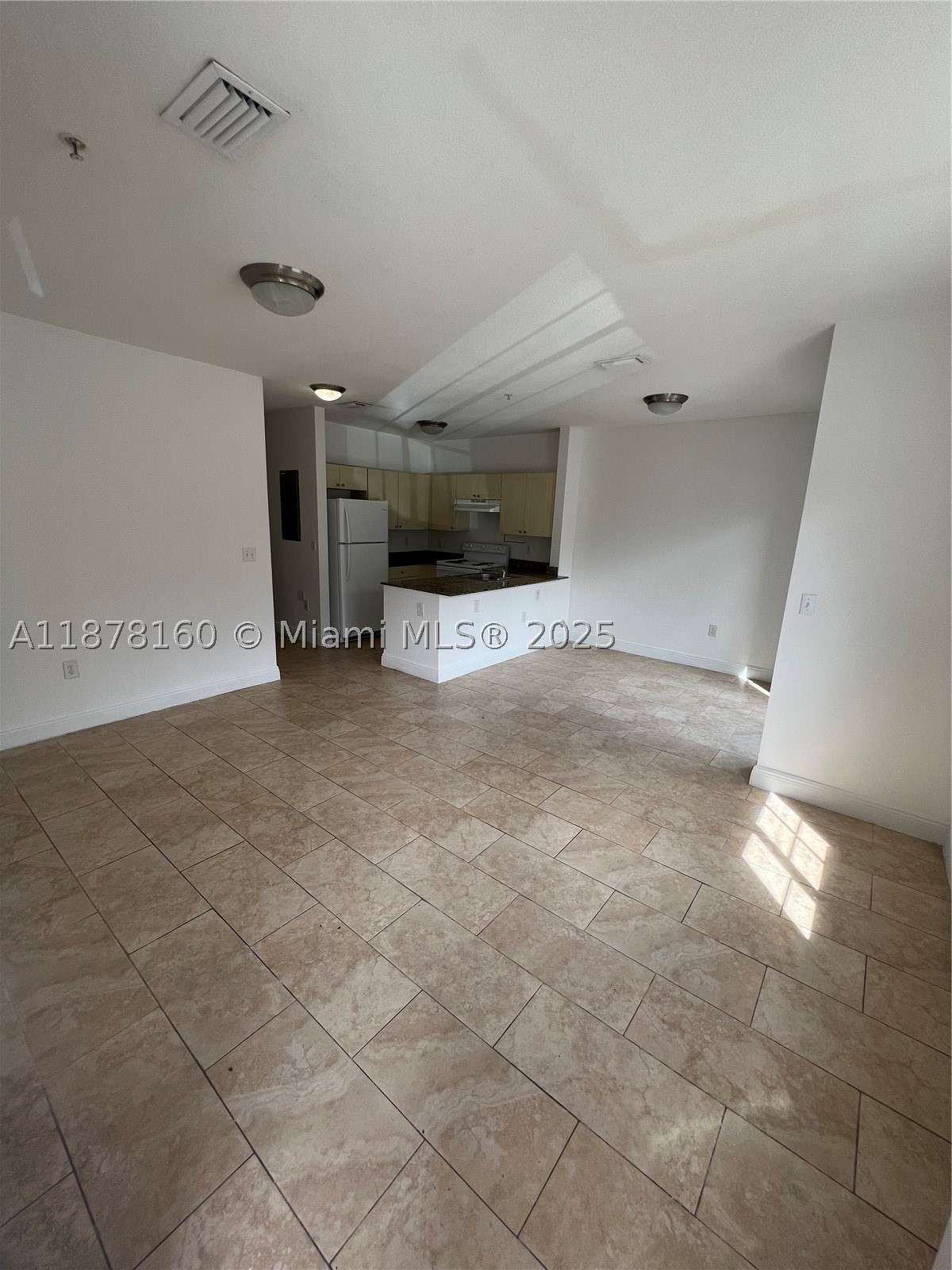 211 W 79th Pl 302 — photo