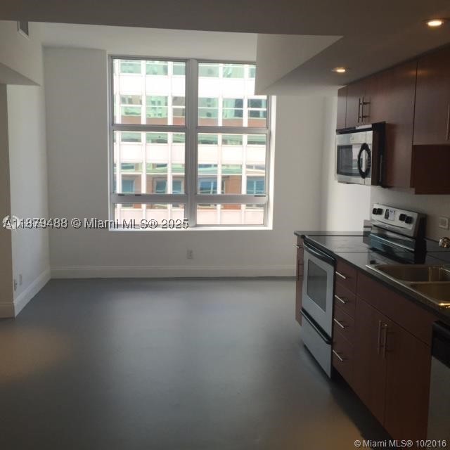 111 E Flagler St 1003 — photo