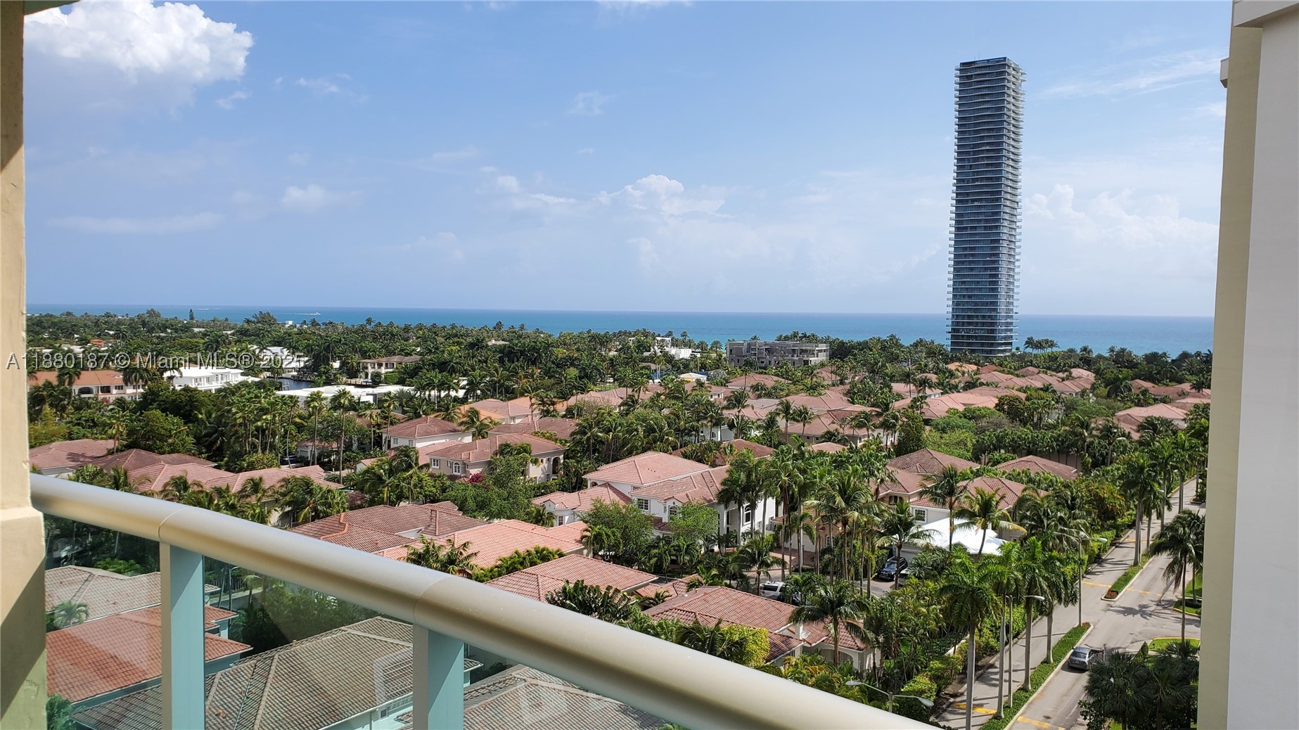 19390 Collins Ave 1124 — photo