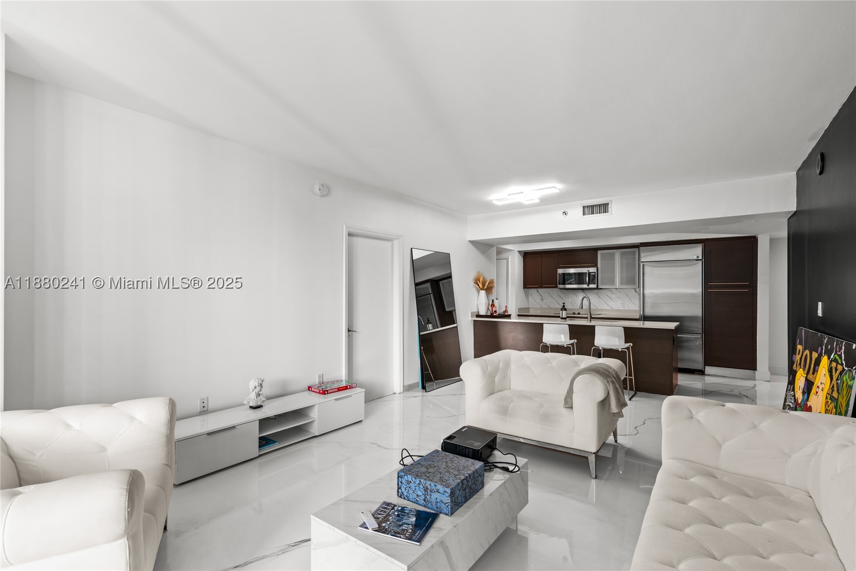55 SE 6th St 1203 — photo