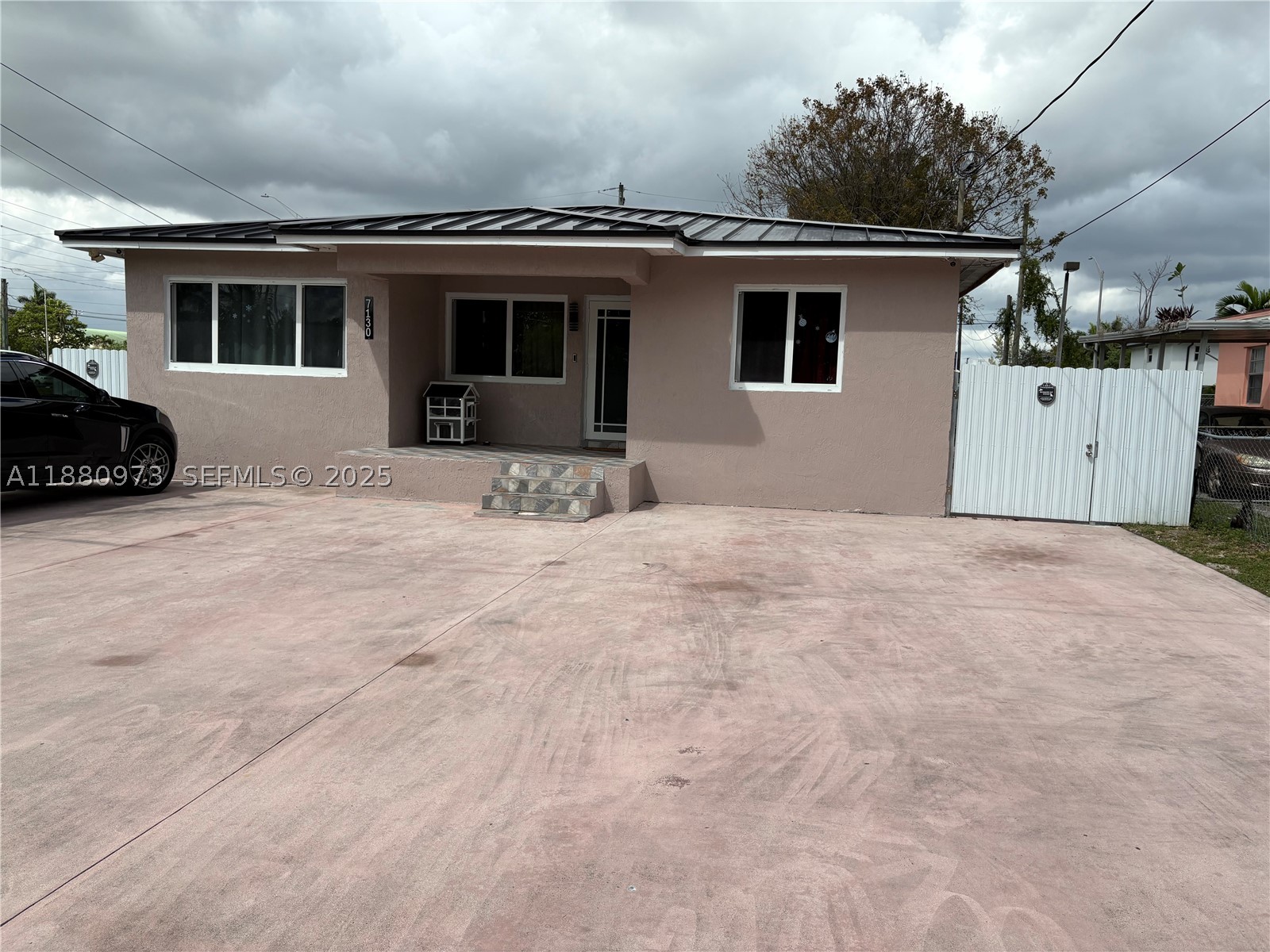 7130 NW 21st Ct — photo