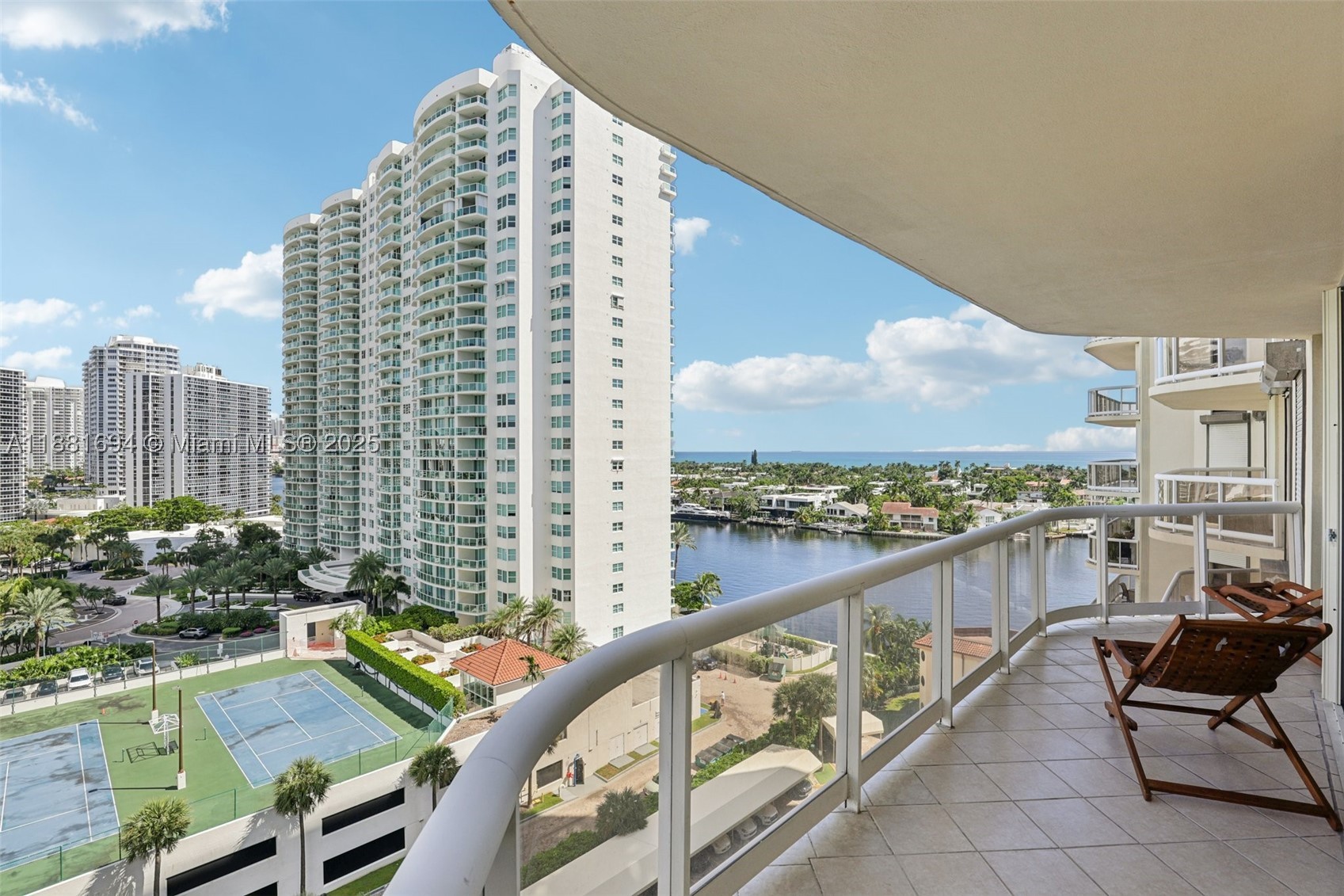 20191 E Country Club Dr 1102 — photo