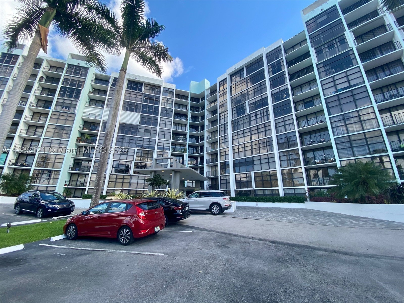 200 Leslie Dr 228 — photo