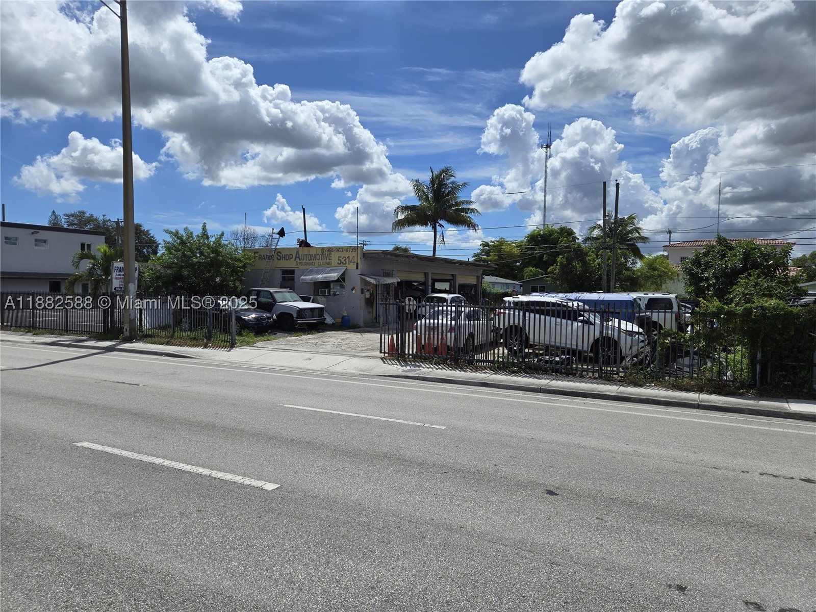 5314 Pembroke Rd — photo