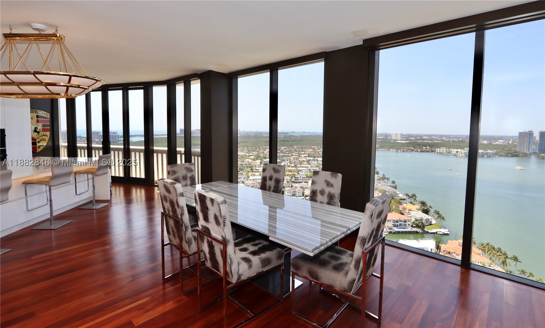 1000 Island Blvd Ph2 — photo
