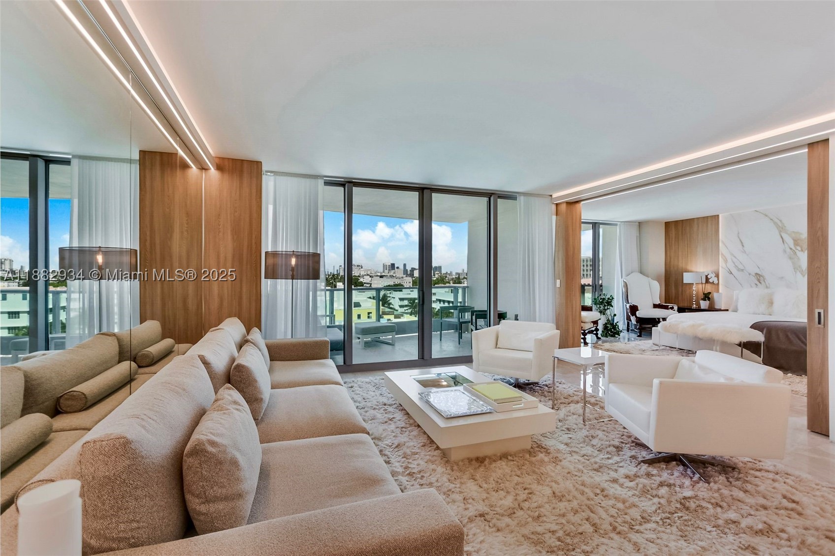 1455 Ocean Dr 811 — photo