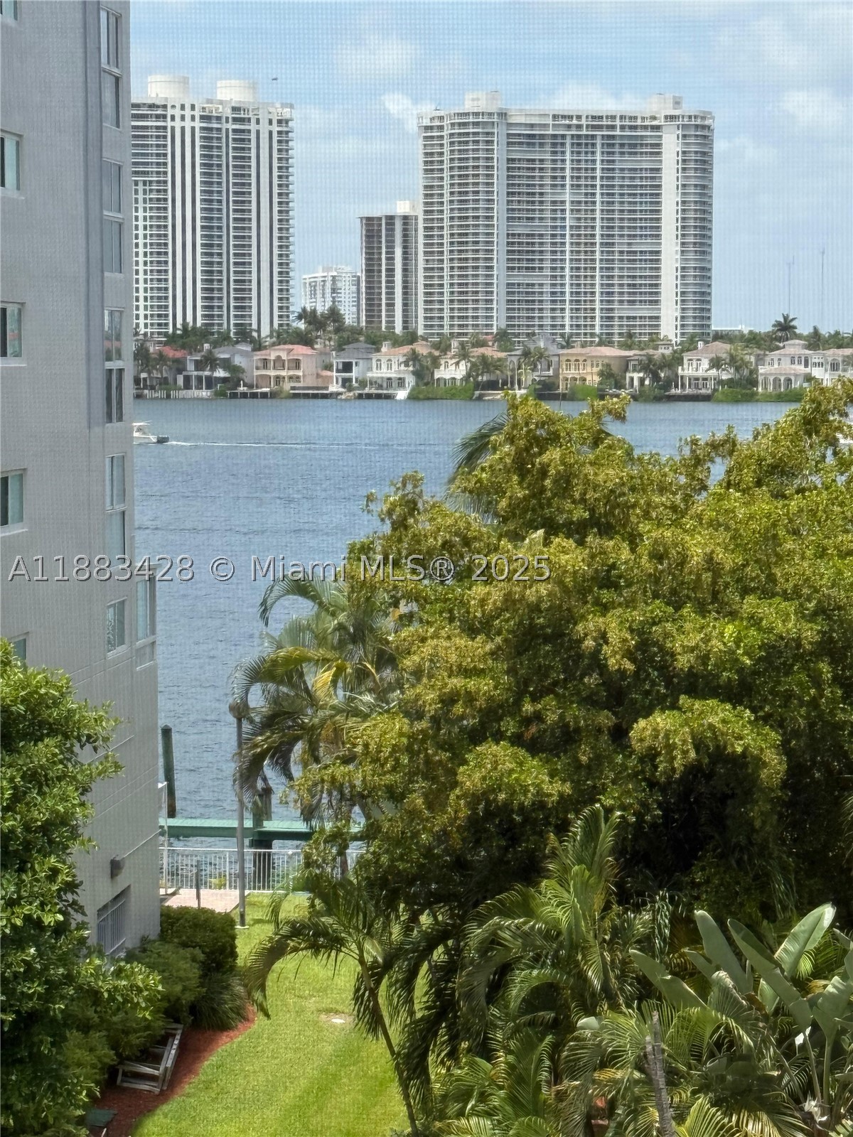 17801 N Bay Rd 505 — photo
