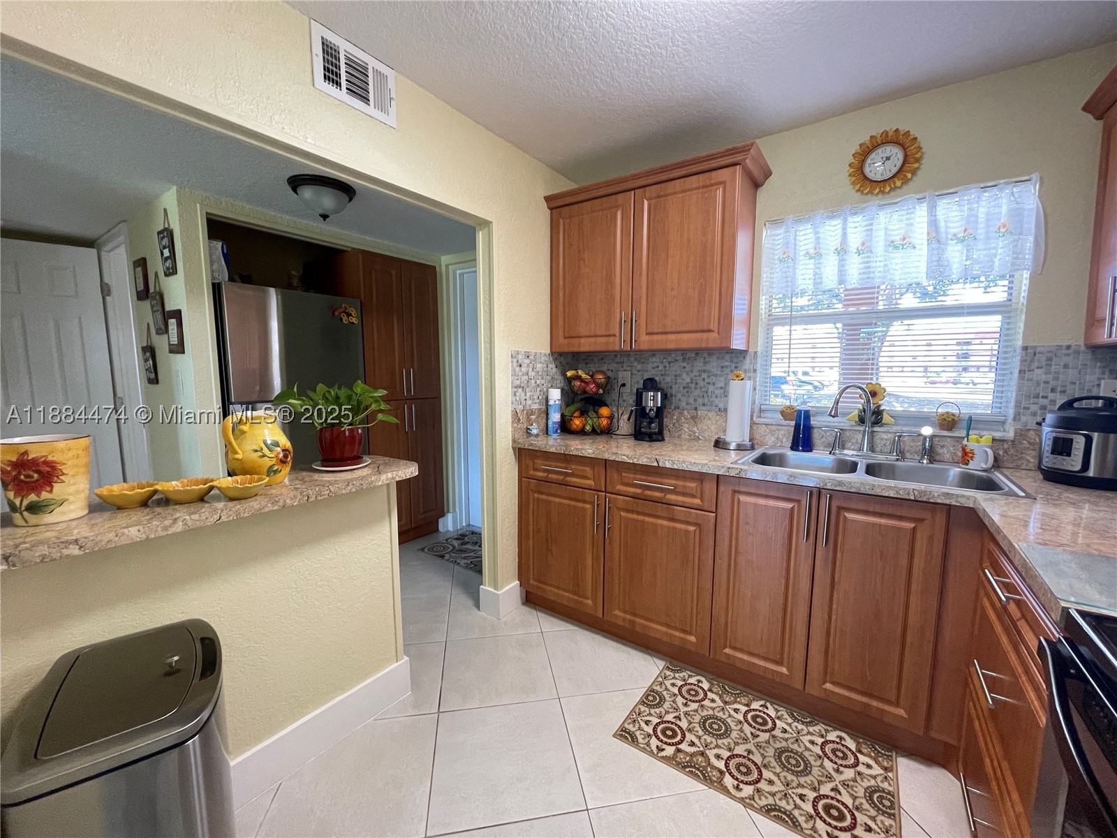 9041 Sunrise Lakes Blvd 108 — photo