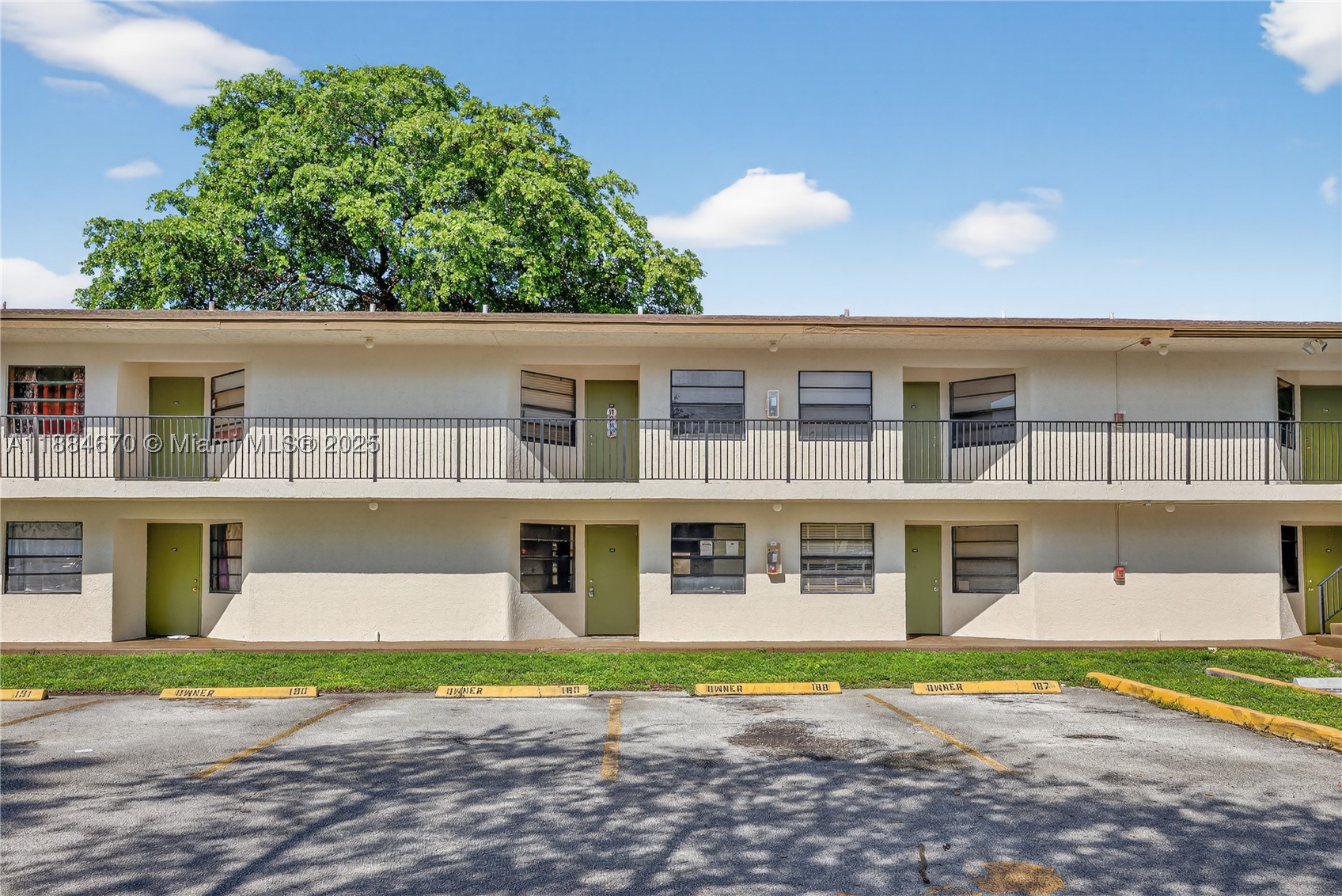 4198 Lakeside Dr 4198 — photo