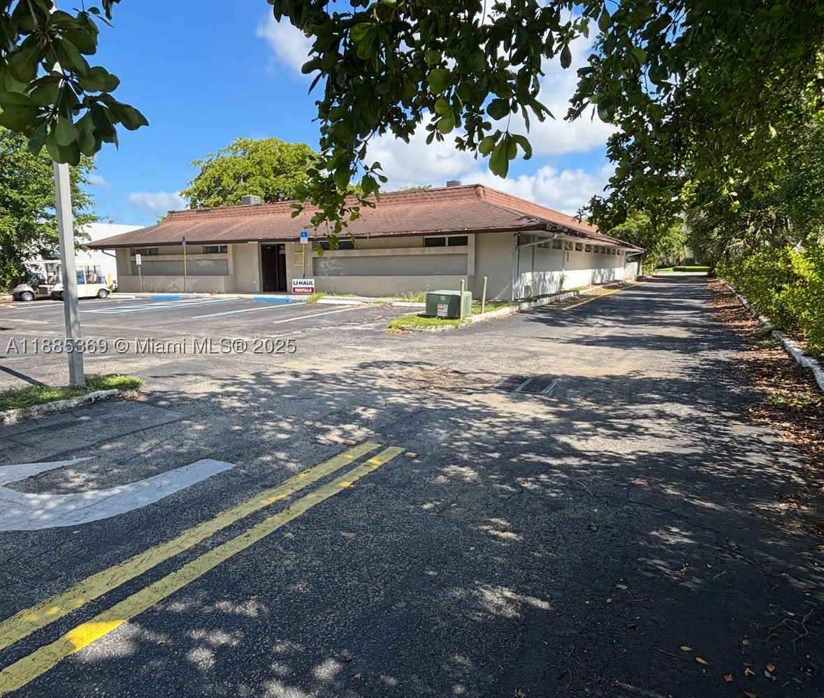 6209 W Commercial Blvd — photo