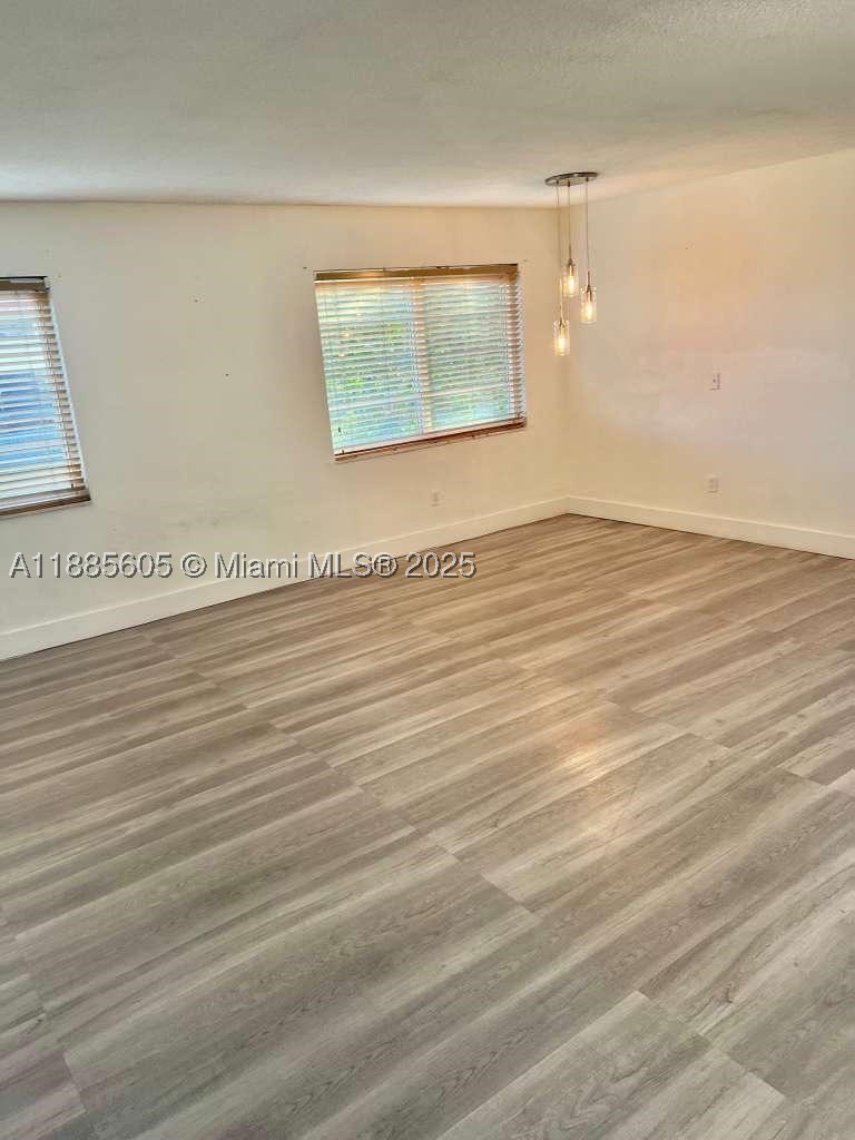 1300 W 53rd St 18 — photo