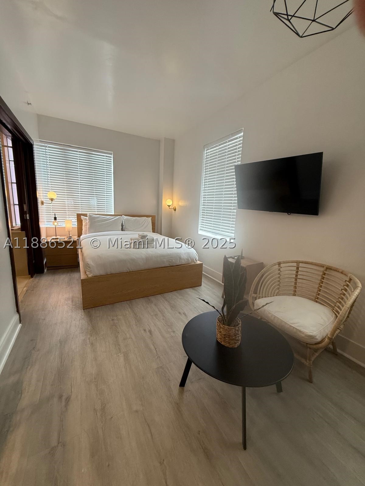 1036 Ocean Dr B309 — photo