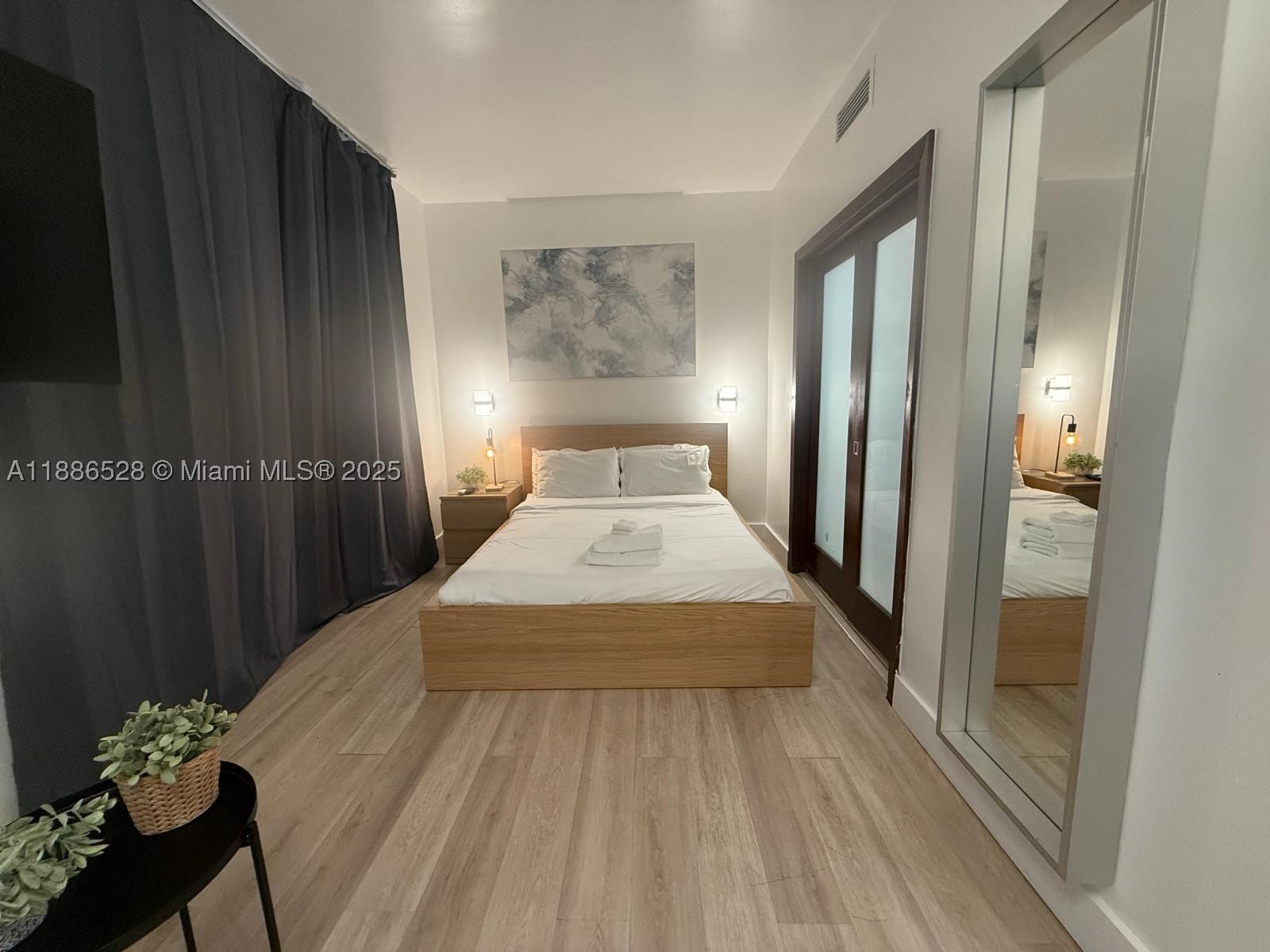 1036 Ocean Dr B303 — photo