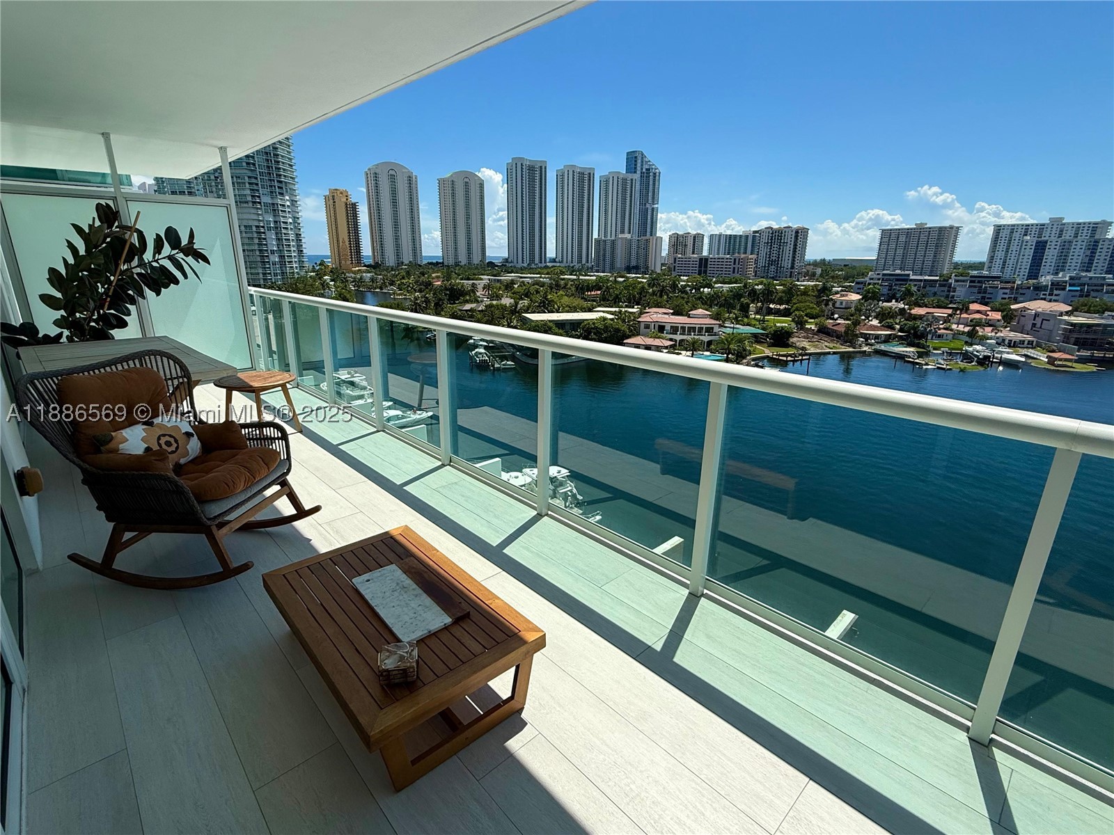 400 Sunny Isles Blvd 916 — photo