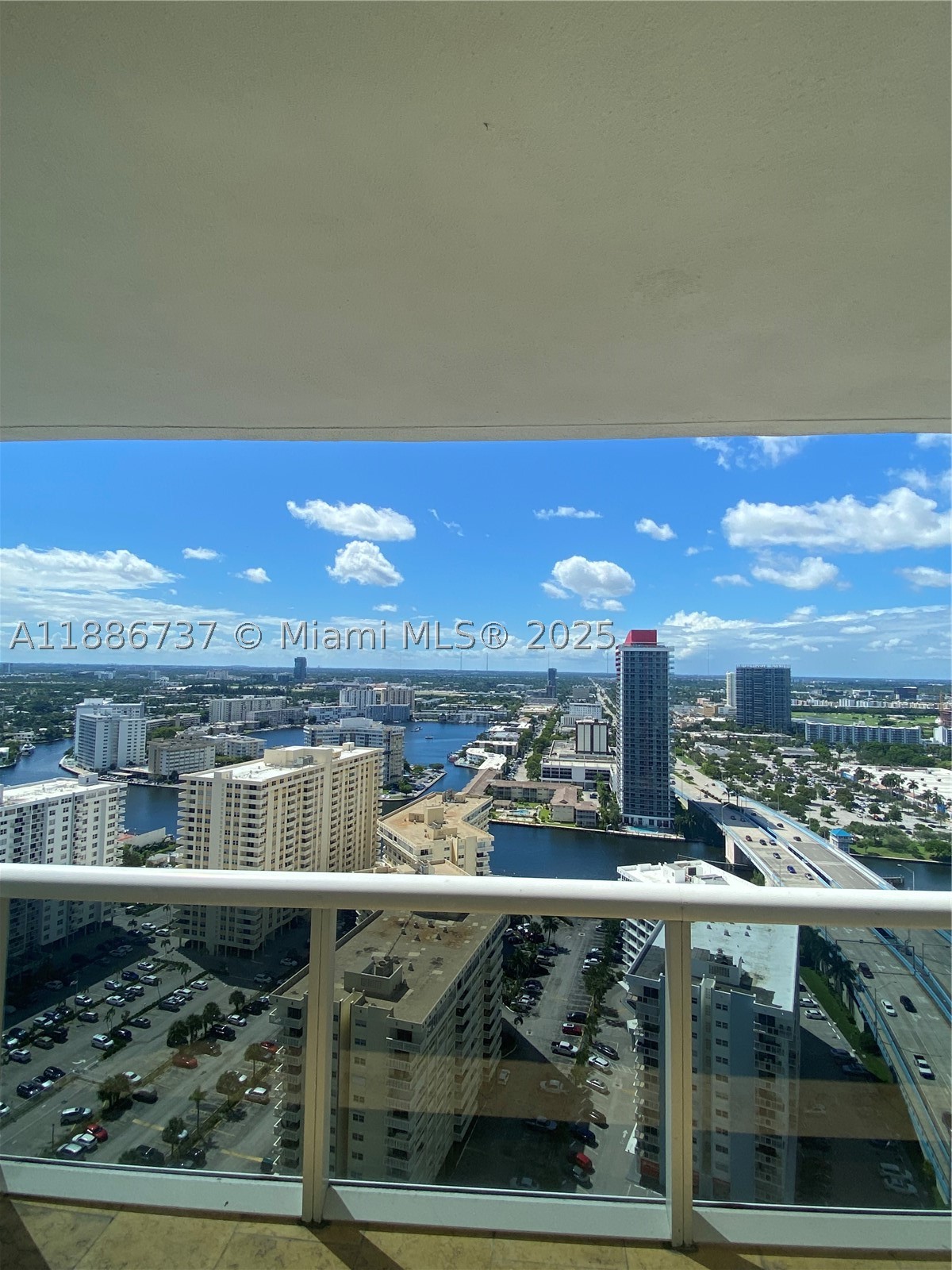 1800 S Ocean Dr 2909 — photo