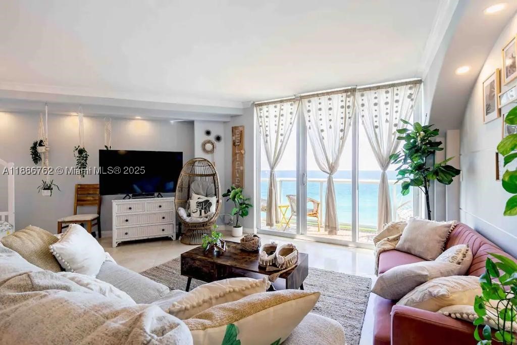 3901 S Ocean Dr 14L — photo