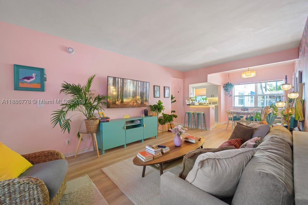 315 Van Buren St 104B — photo