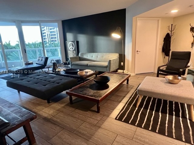 21055 Yacht Club Dr 606 — photo