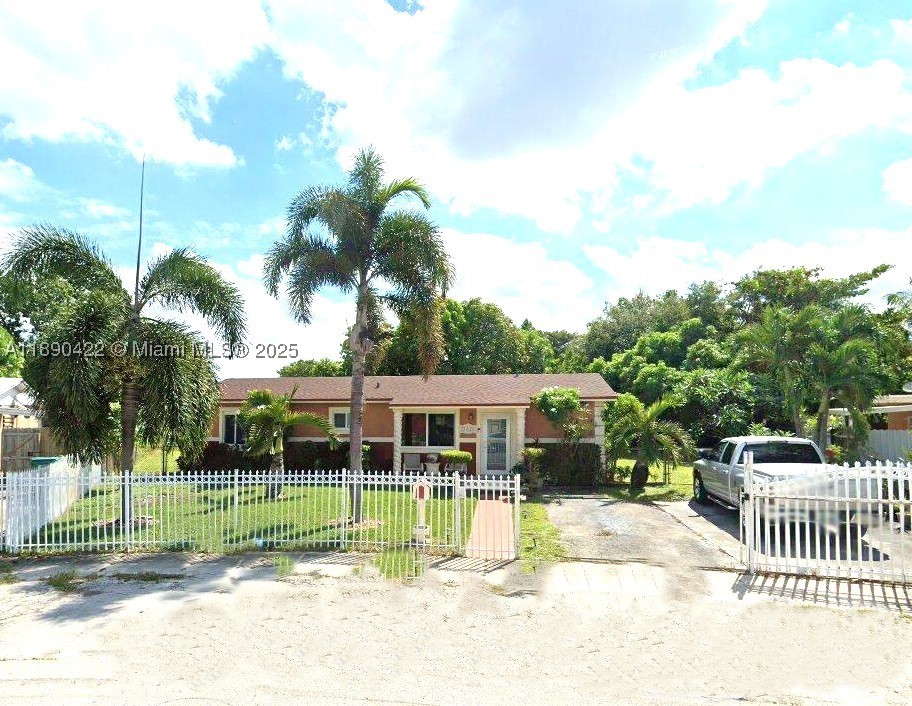 17935 NW 44th Ct — photo