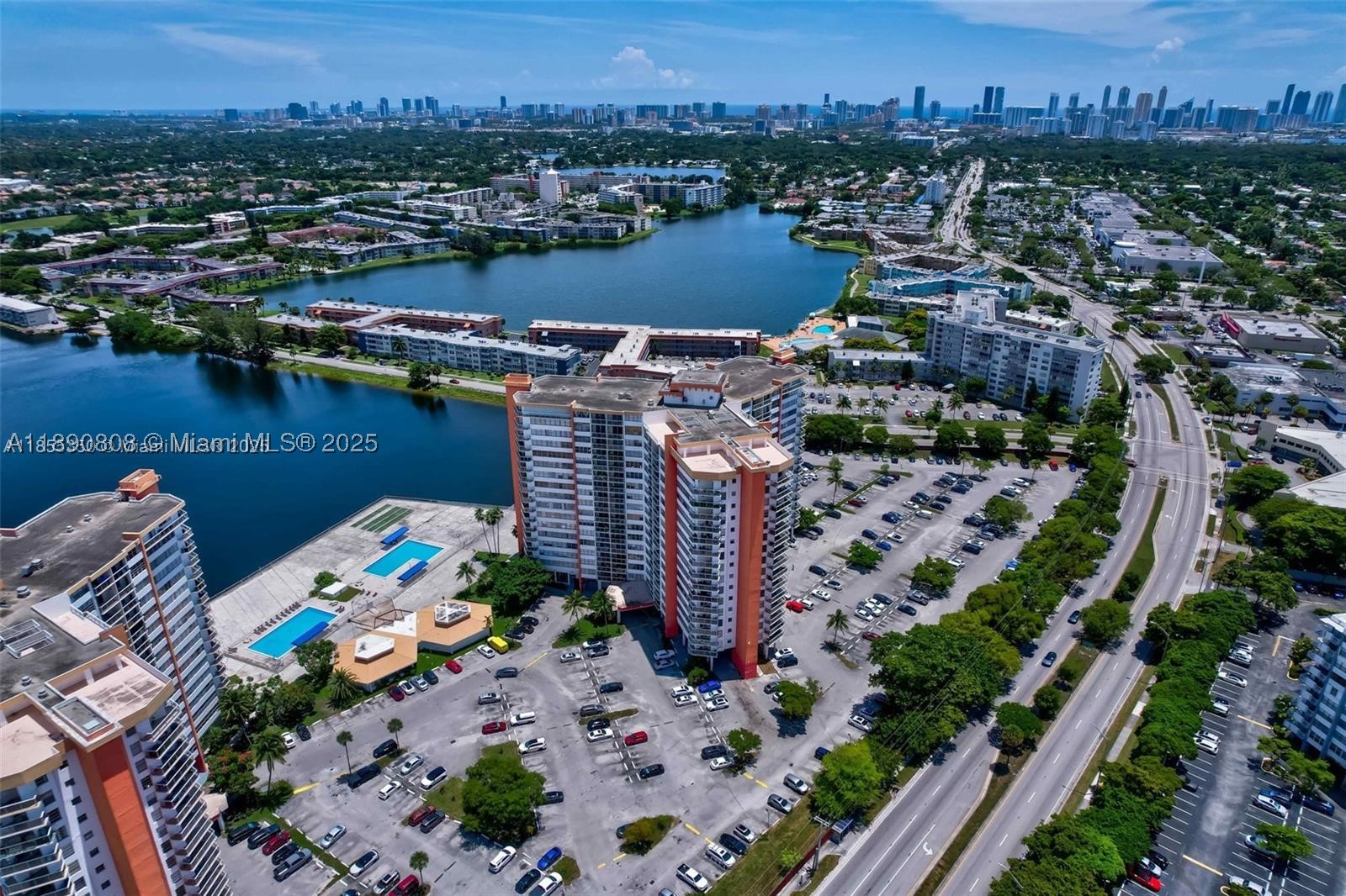 1351 NE Miami Gardens Dr 202E — photo