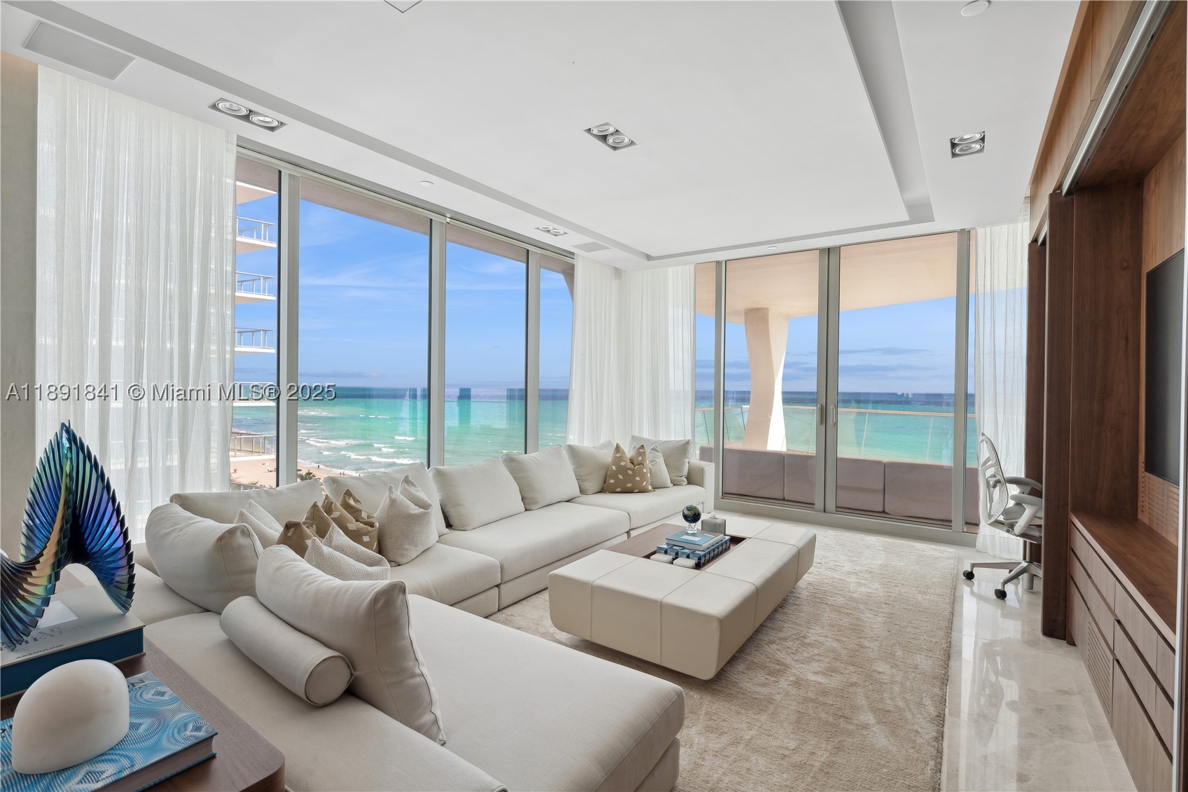 16901 Collins Ave 805 — photo