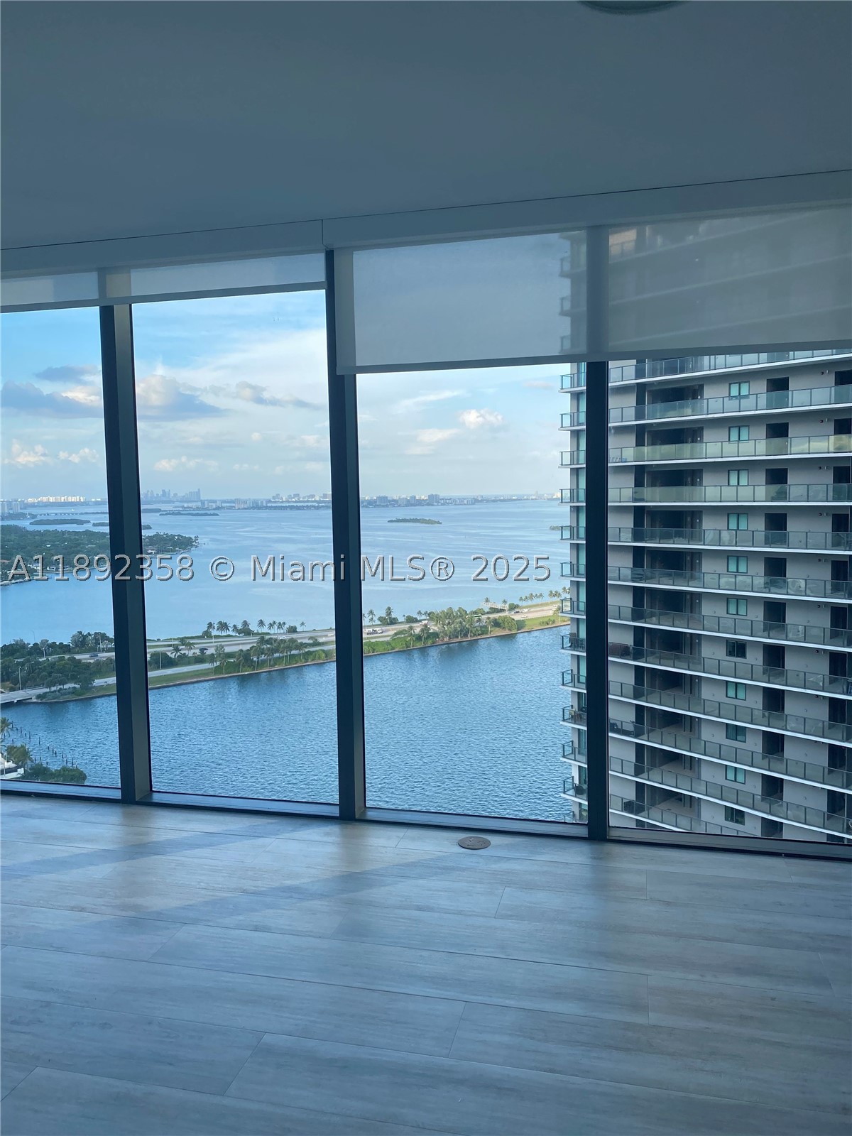 650 NE 32nd St 3108 — photo