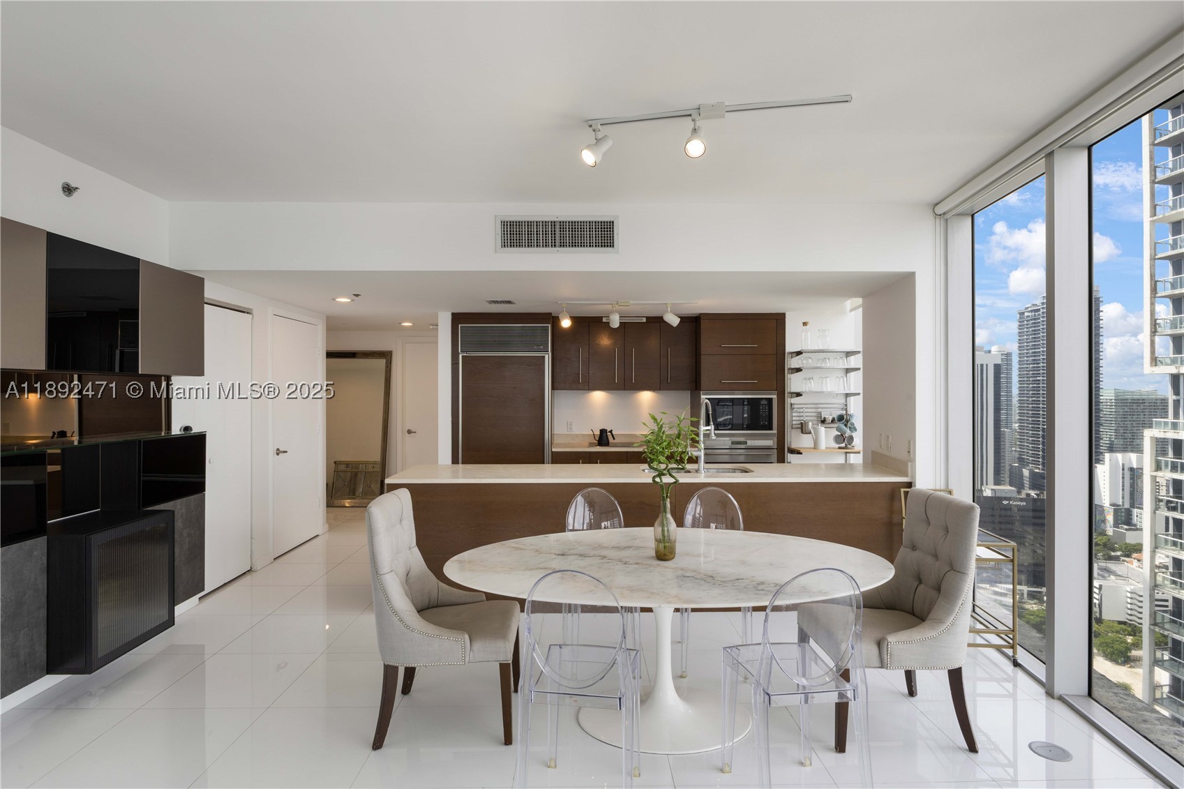 475 Brickell Ave 4015 — photo