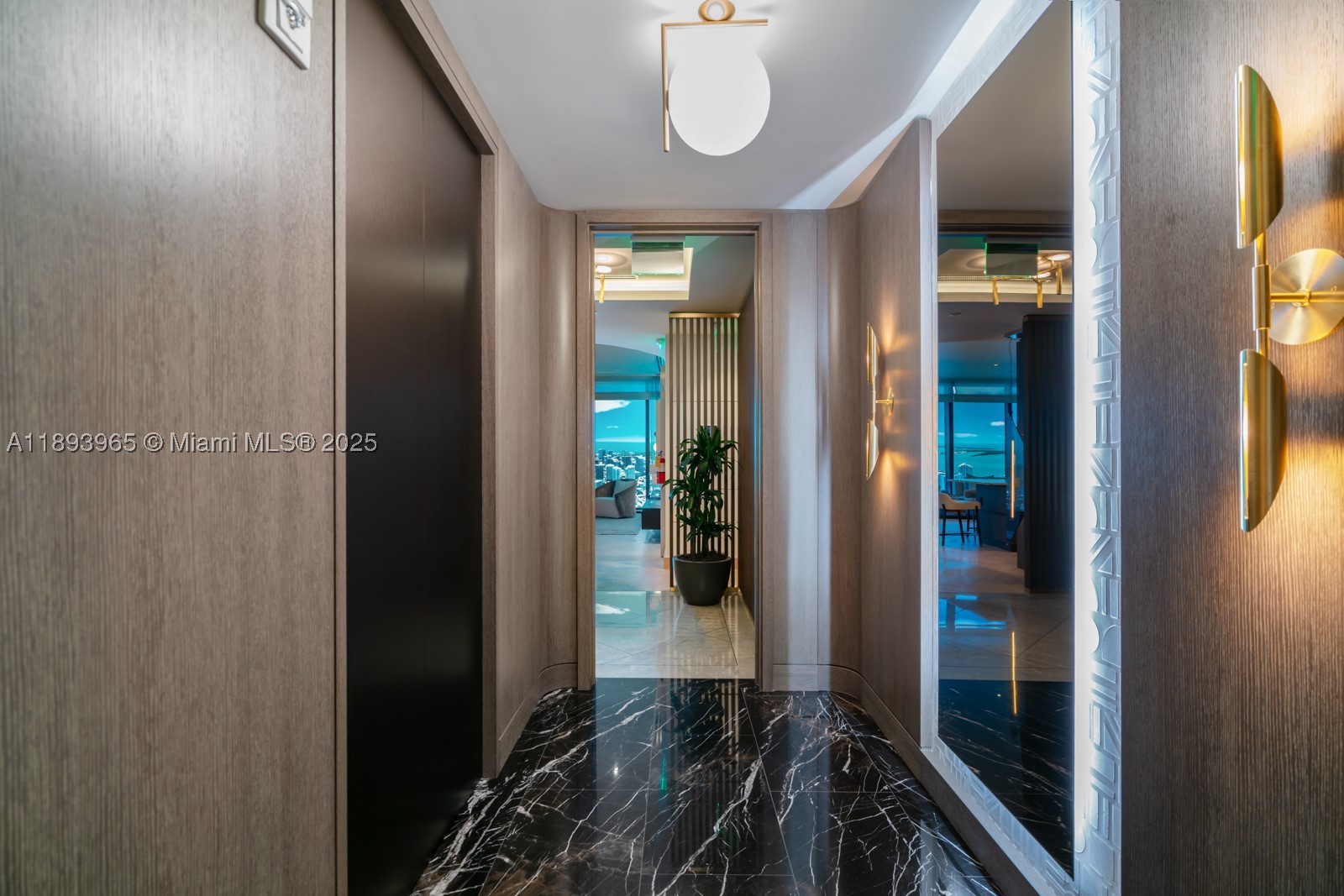 300 N Biscayne Blvd 7803 — photo