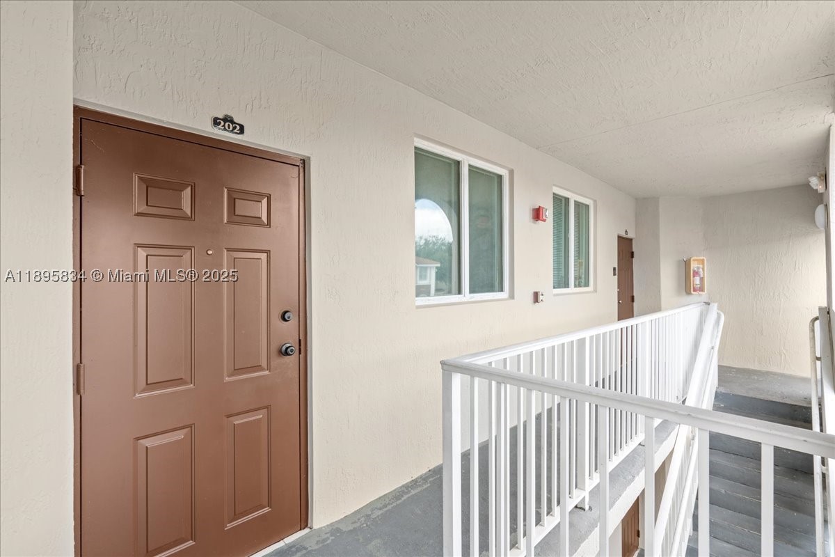 1677 SE 27th Ct 202 — photo
