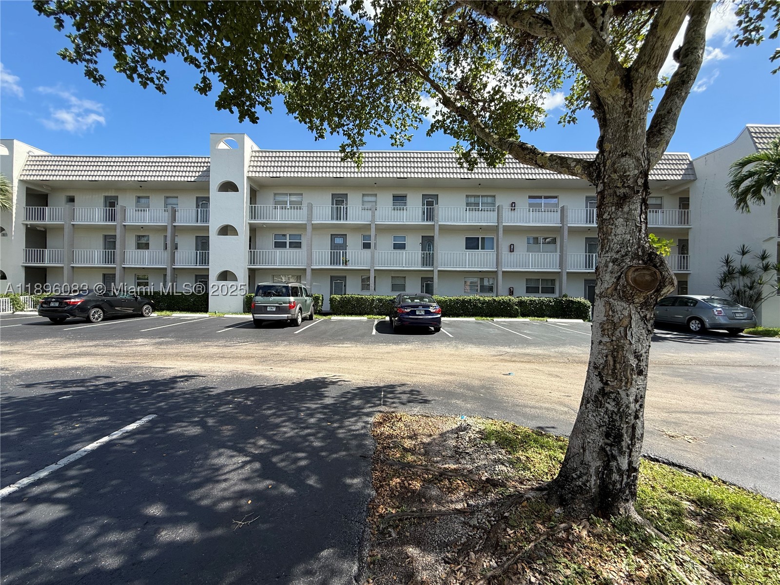 8450 Sunrise Lakes Blvd 111 — photo