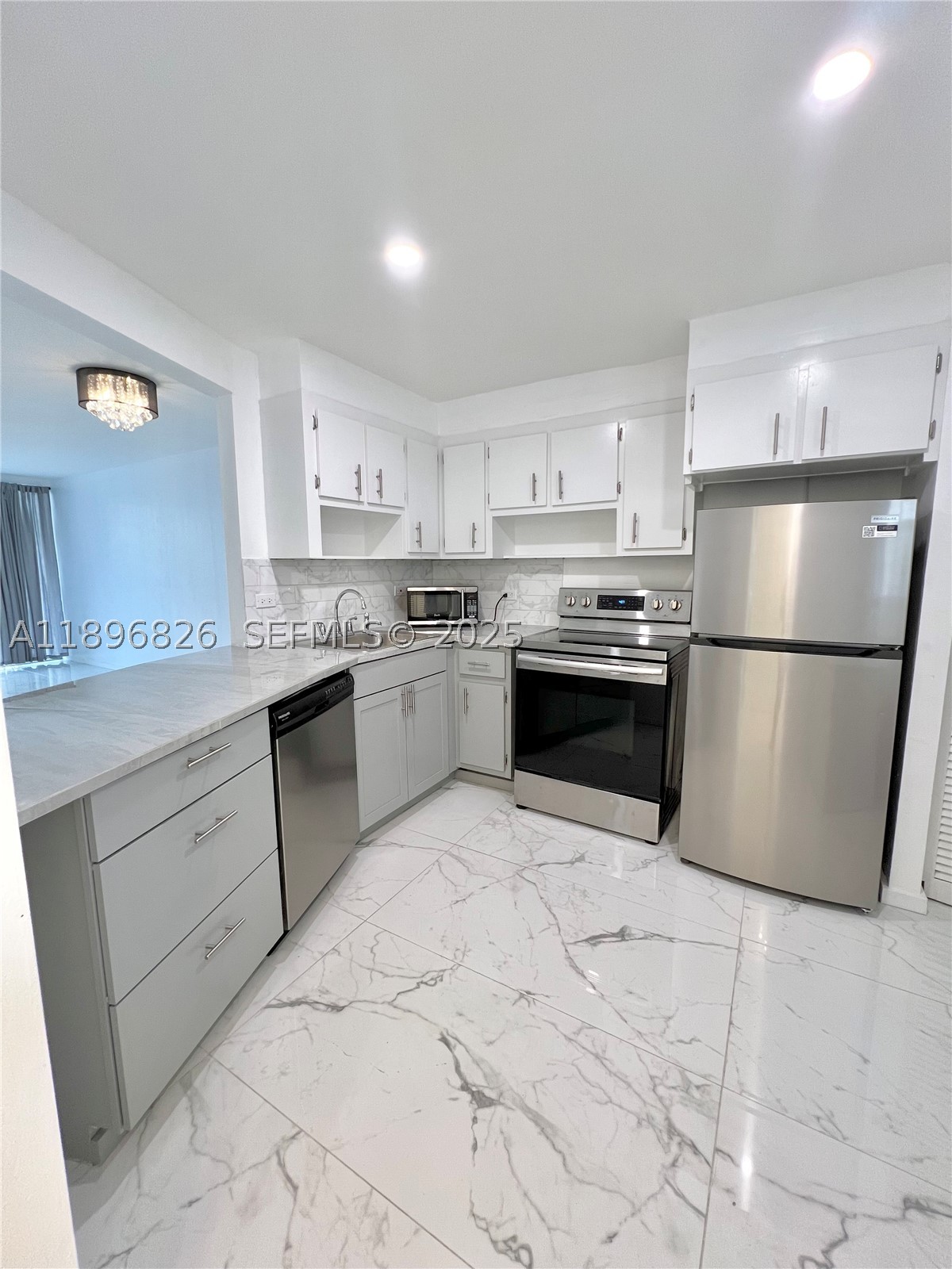 1710 NE 191st St 307-3 — photo