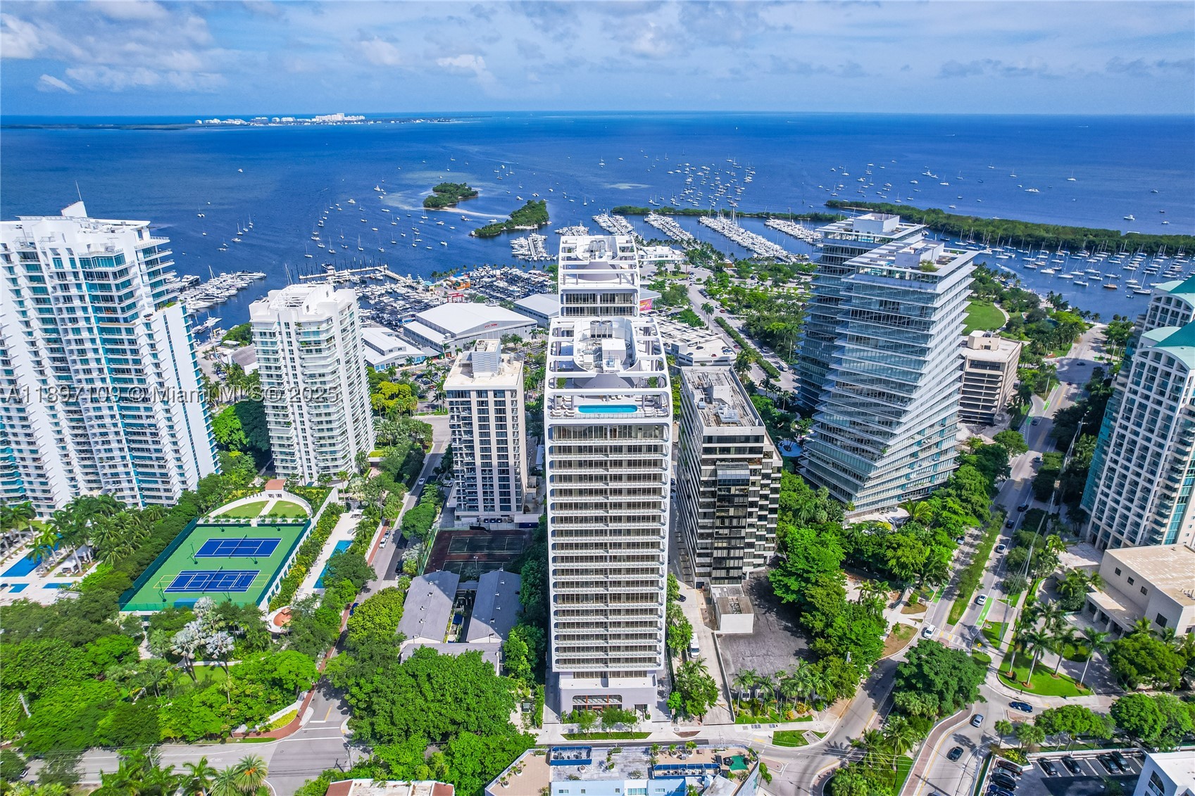 2655 S Bayshore 1506 — photo