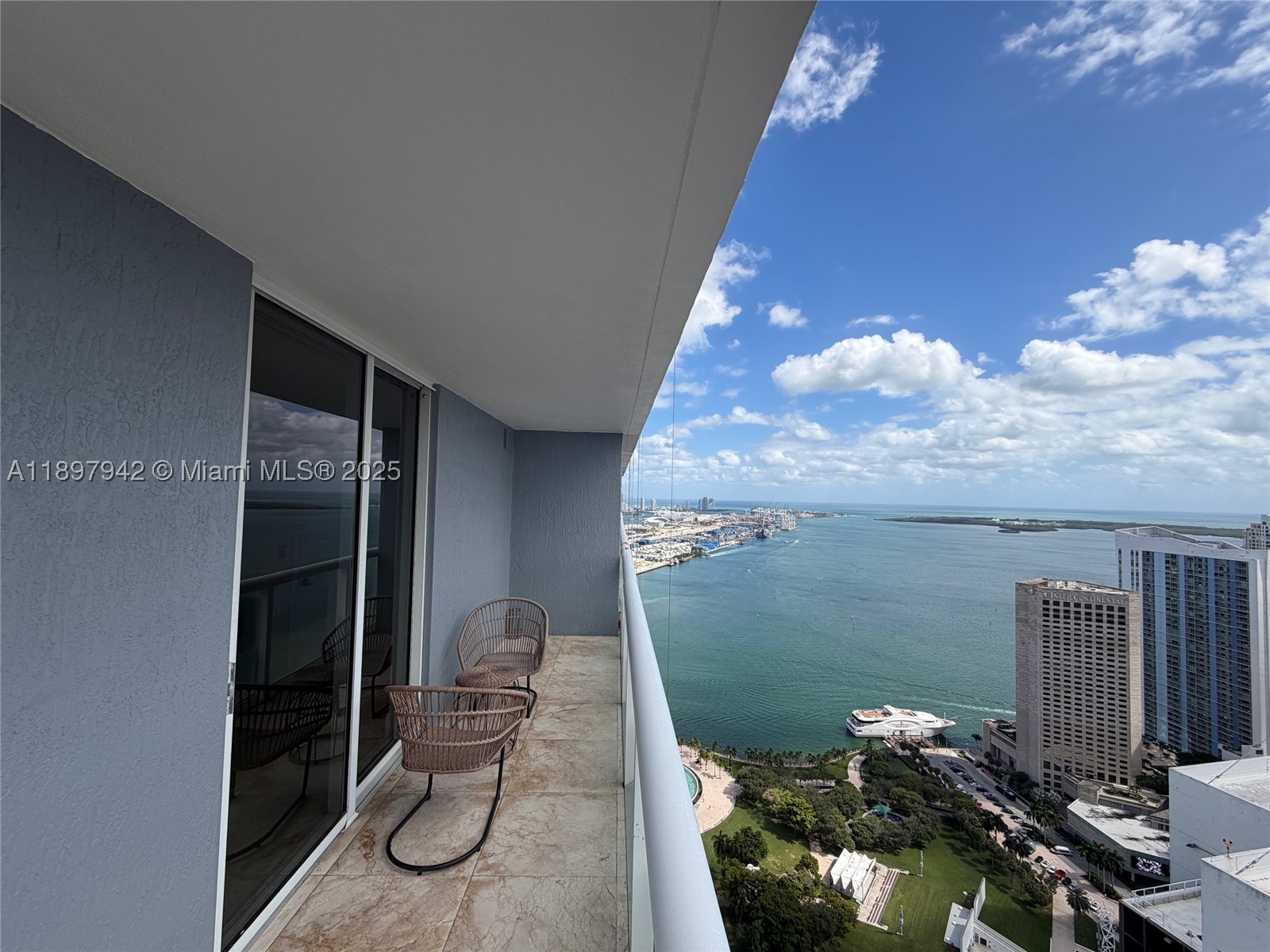50 Biscayne Blvd 5211 — photo