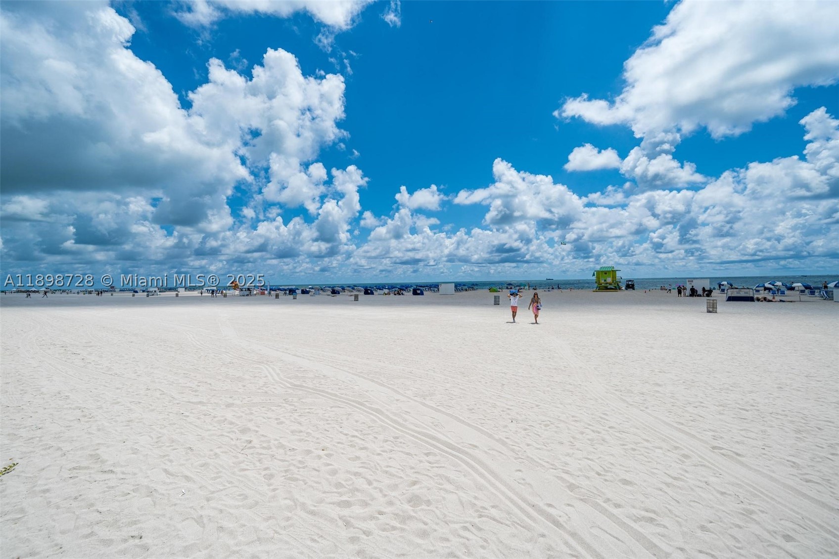 441 Collins Ave 27 — photo