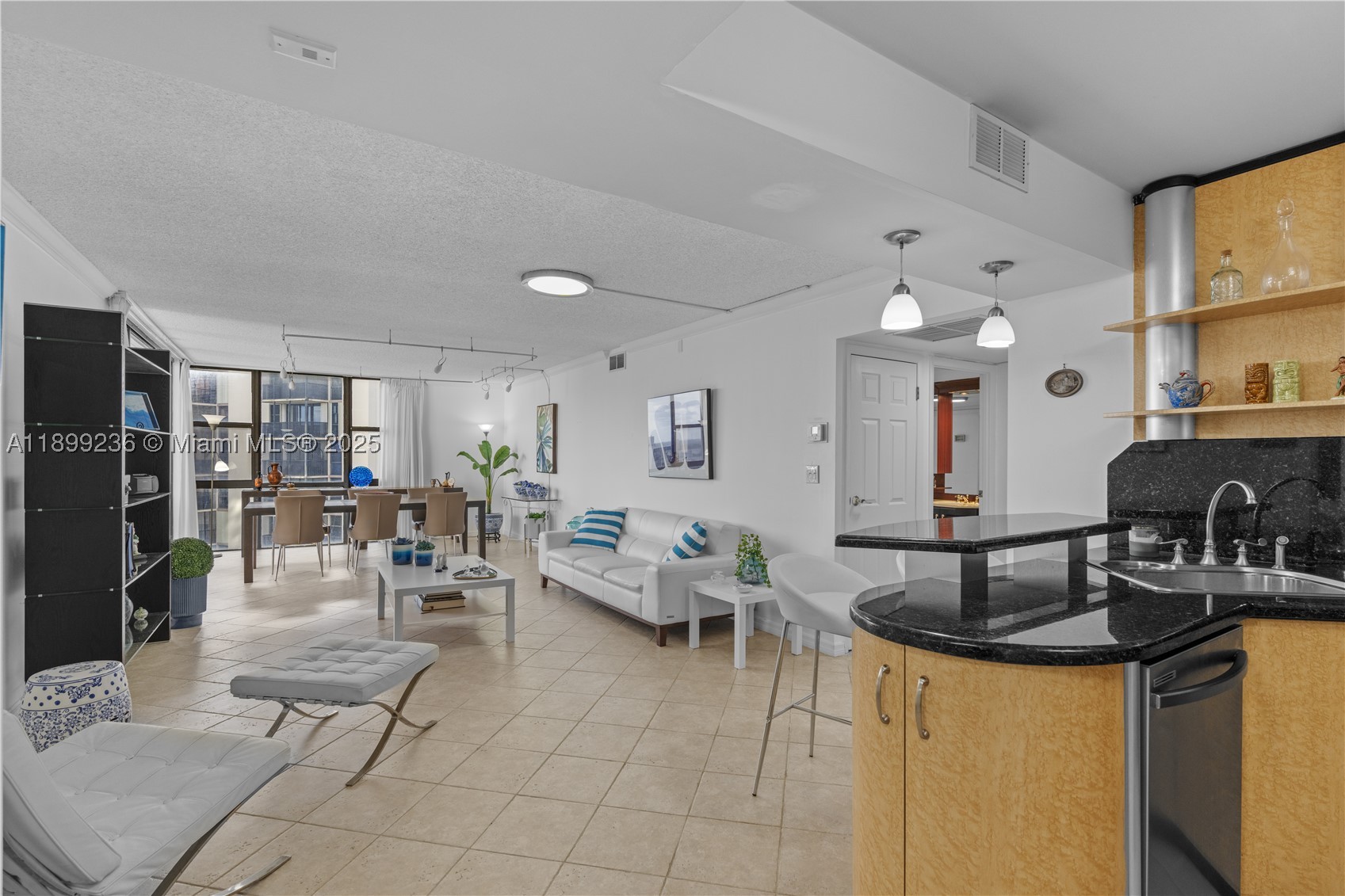20379 W Country Club Dr 2039 — photo