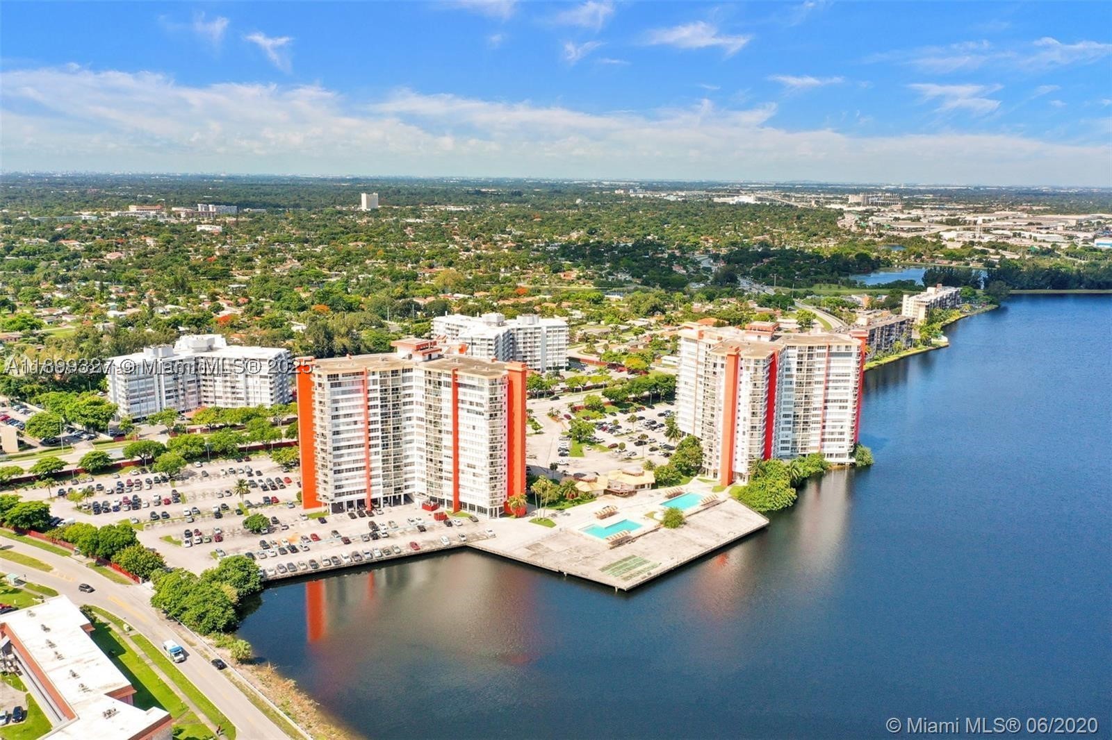 1351 NE Miami Gardens Dr 1404E — photo