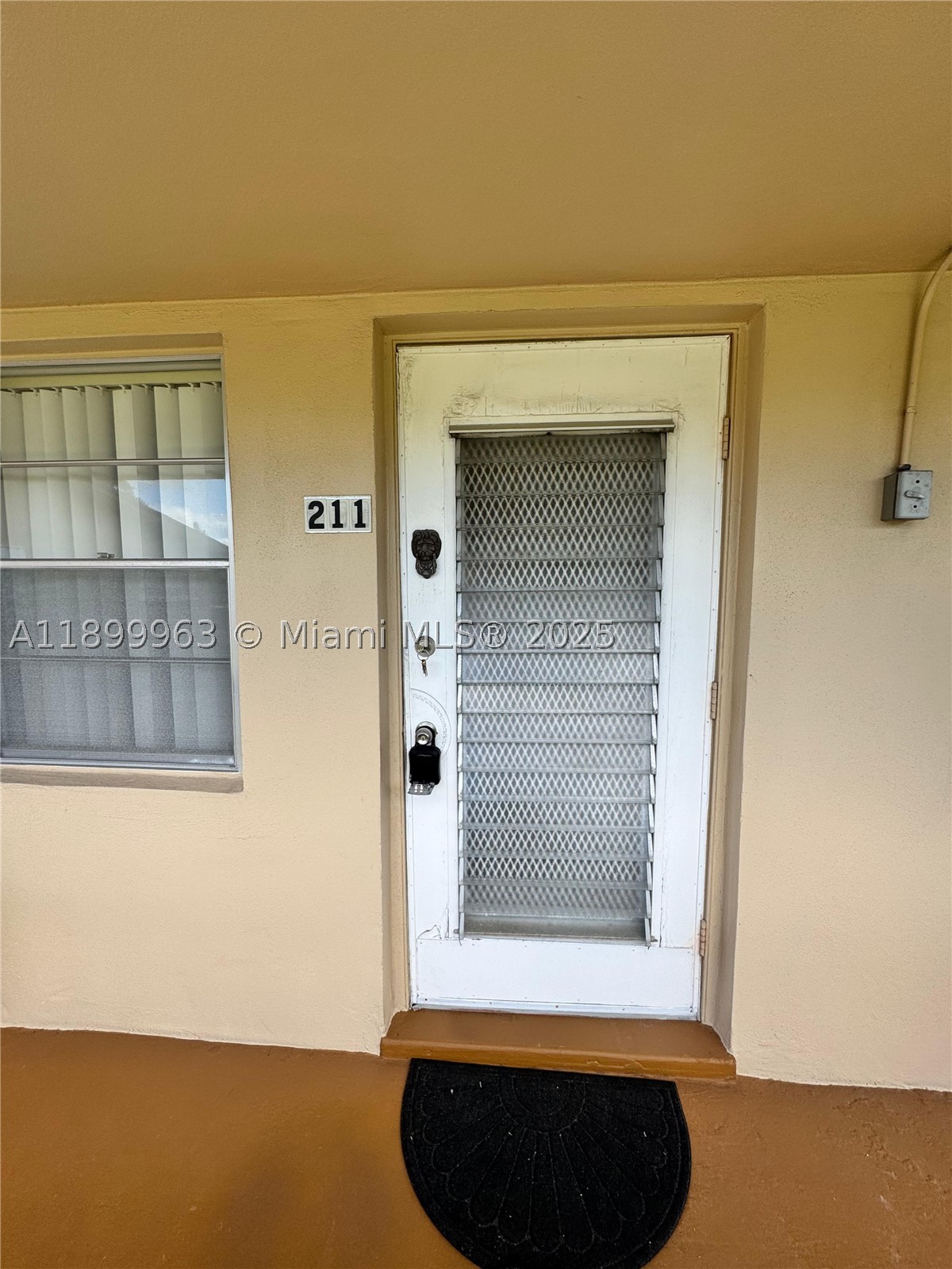 211 Coventry I 211 — photo