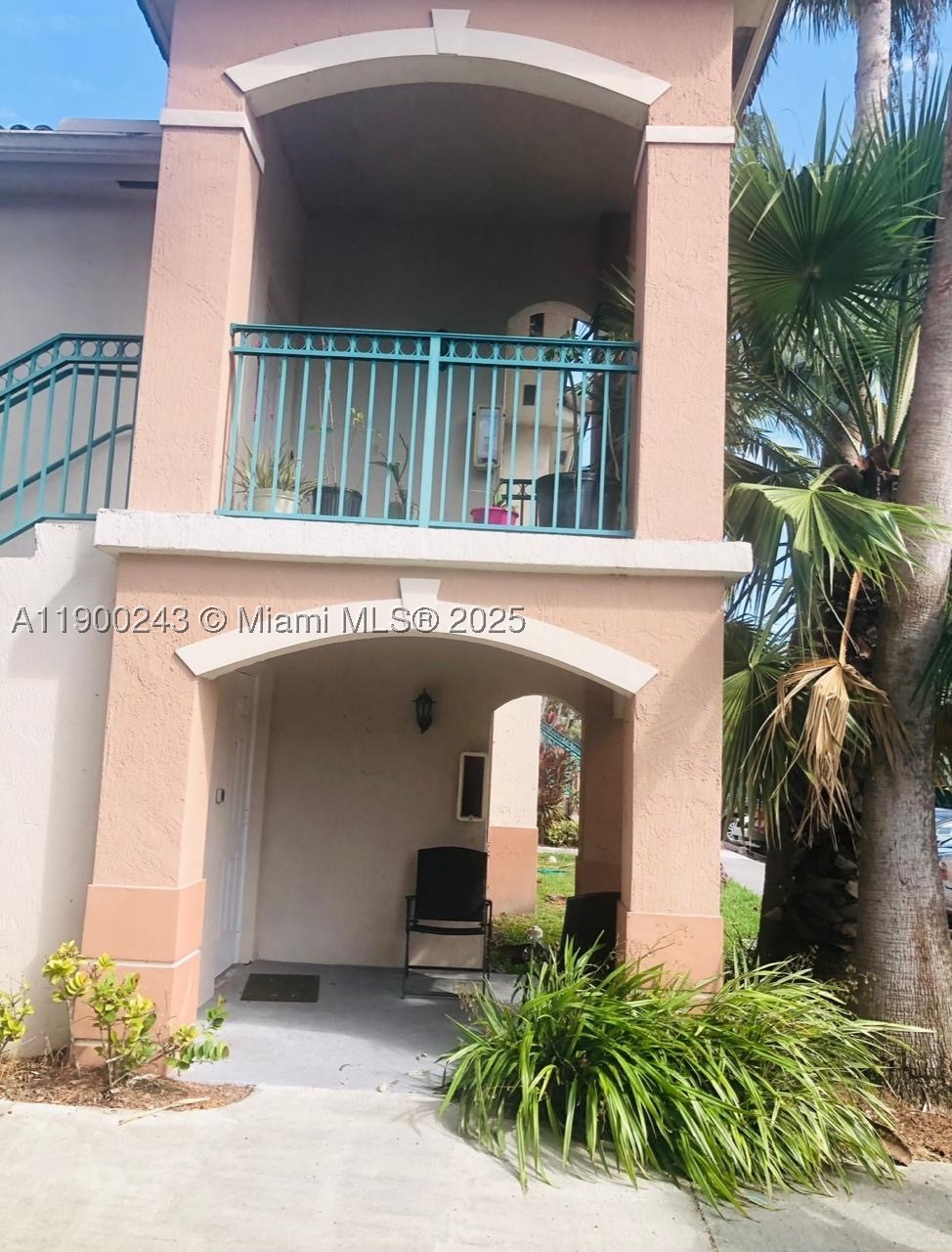 1261 SE 31st Ct 101-53 — photo