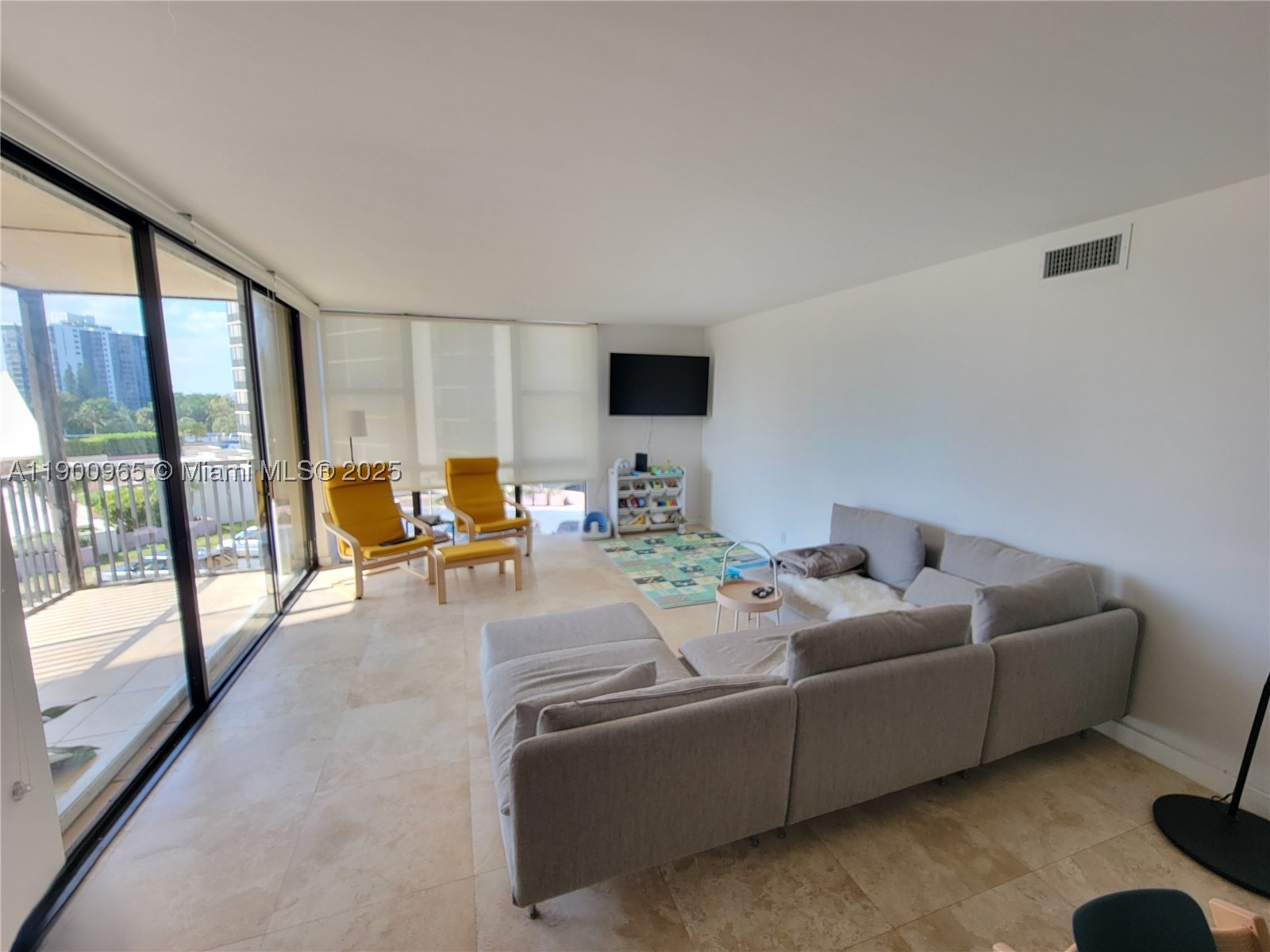 20379 W Country Club Dr 539 — photo