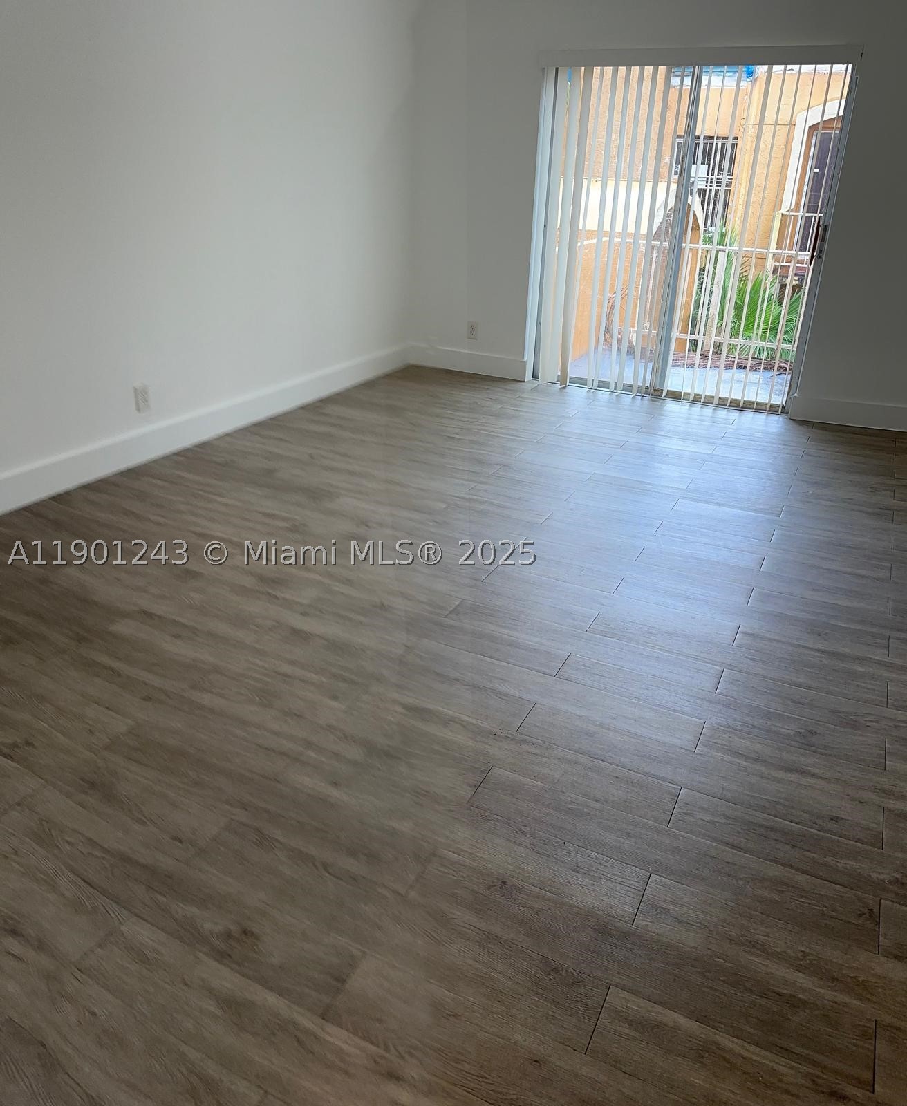 18101 NW 68th Ave Unit E210 — photo