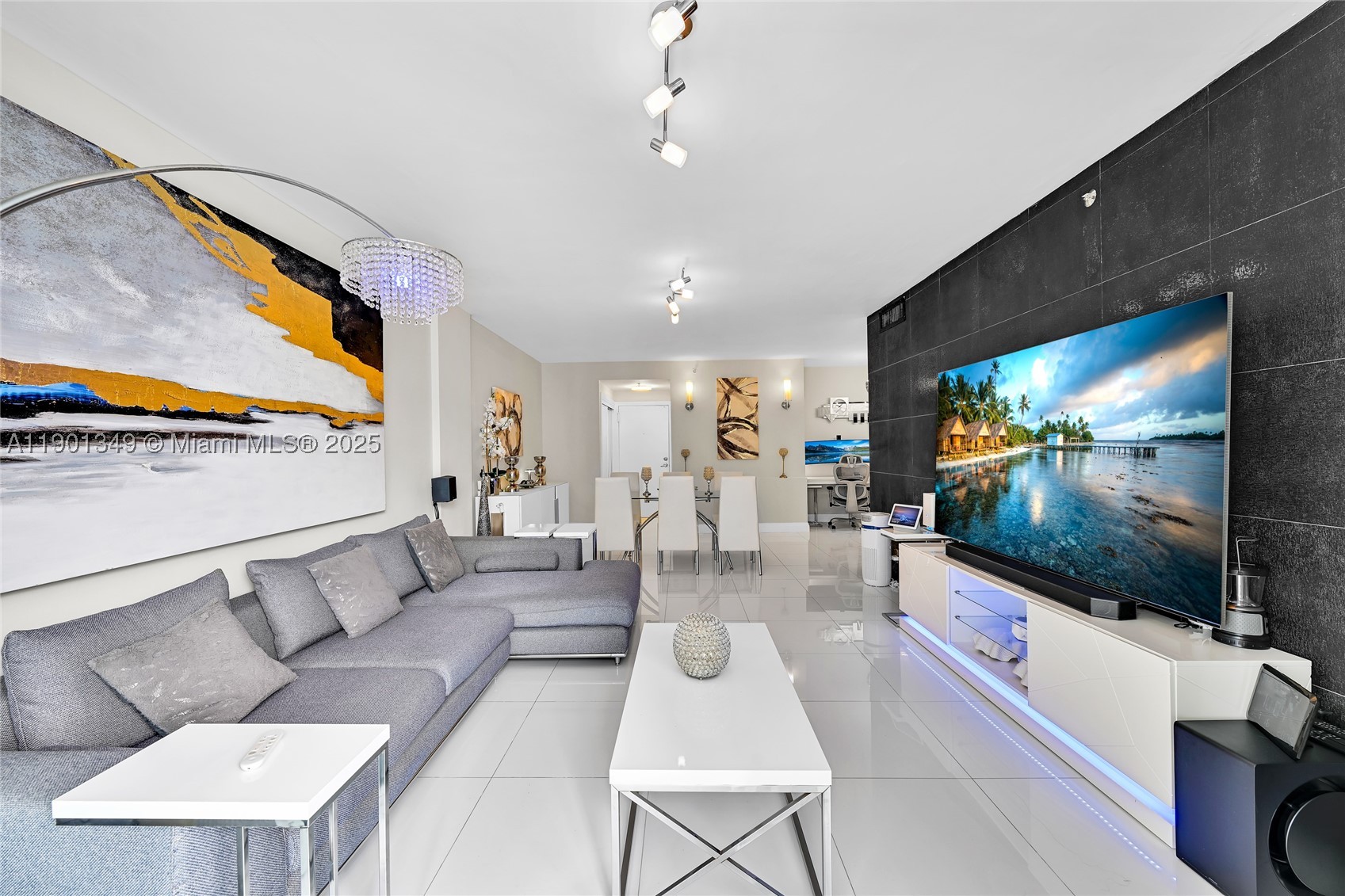 3001 S Ocean Dr 1513 — photo
