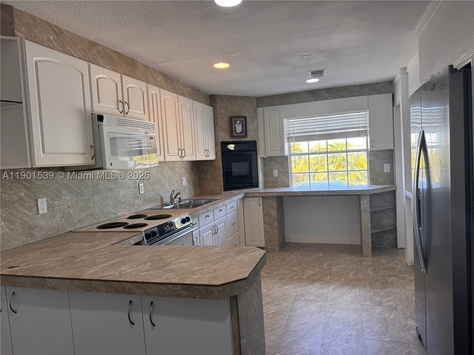 969 Plantation Road, Key Largo, FL 33037 — photo 2